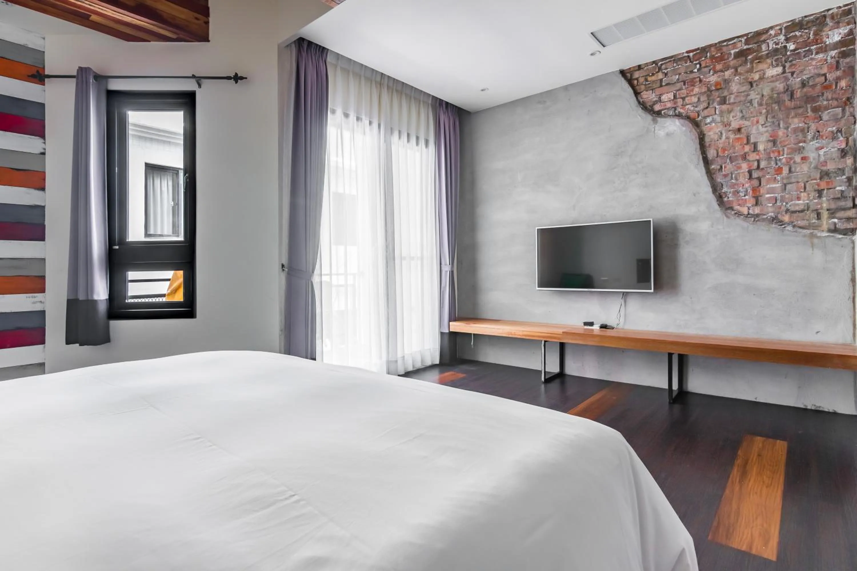 Decorative detail, Bed in Treasury Hotel 301