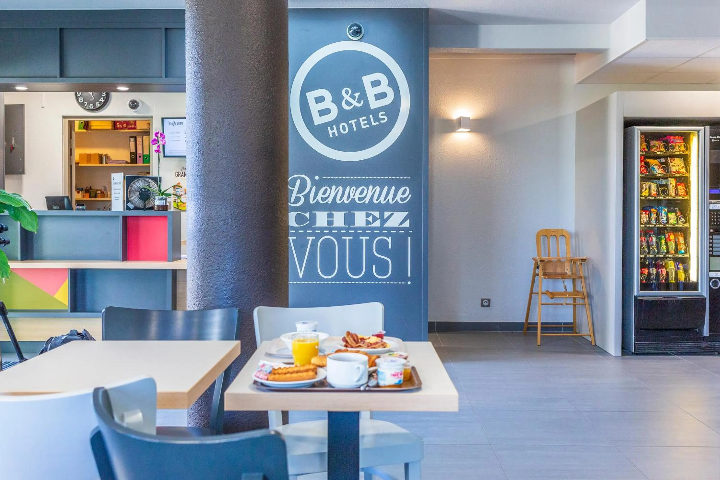 Buffet breakfast in B&B HOTEL Valence Sud