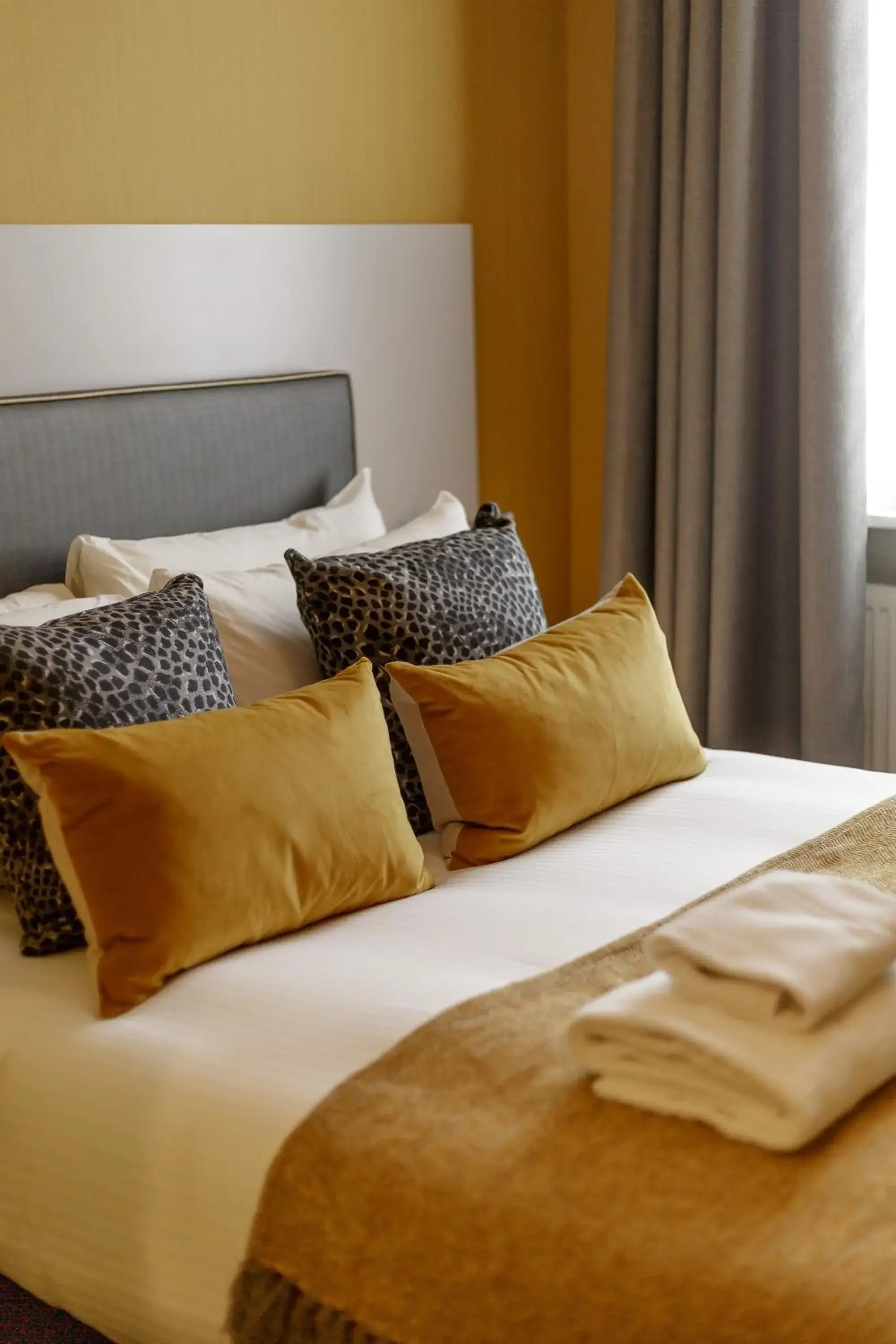 Superior Apartment with Castle View in Destiny Scotland - Princes Street Residence Superior Apartment with Castle View in Destiny Scotland - Princes Street Residence