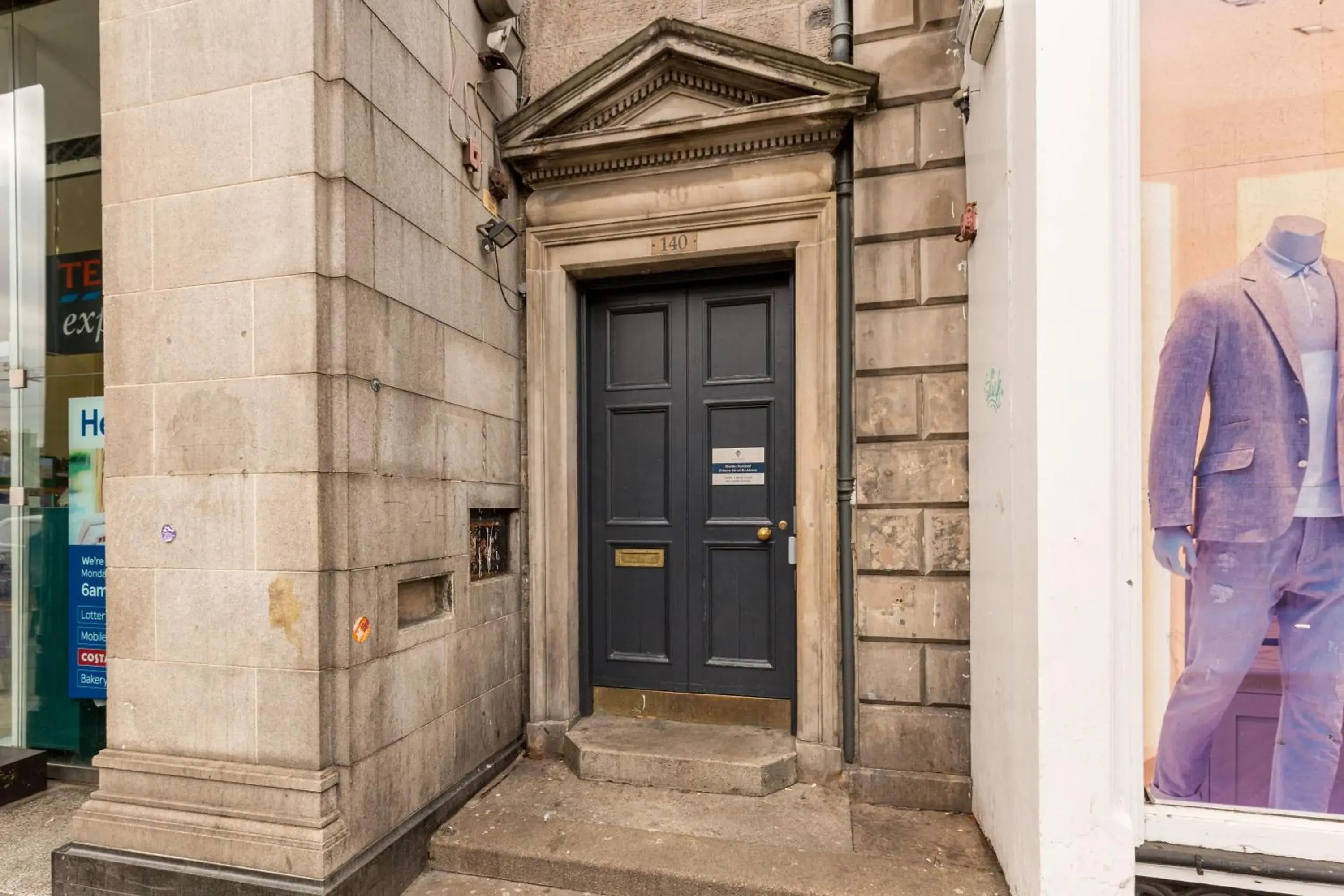 Classic Studio Apartment with Castle View in Destiny Scotland - Princes Street Residence Classic Studio Apartment with Castle View in Destiny Scotland - Princes Street Residence