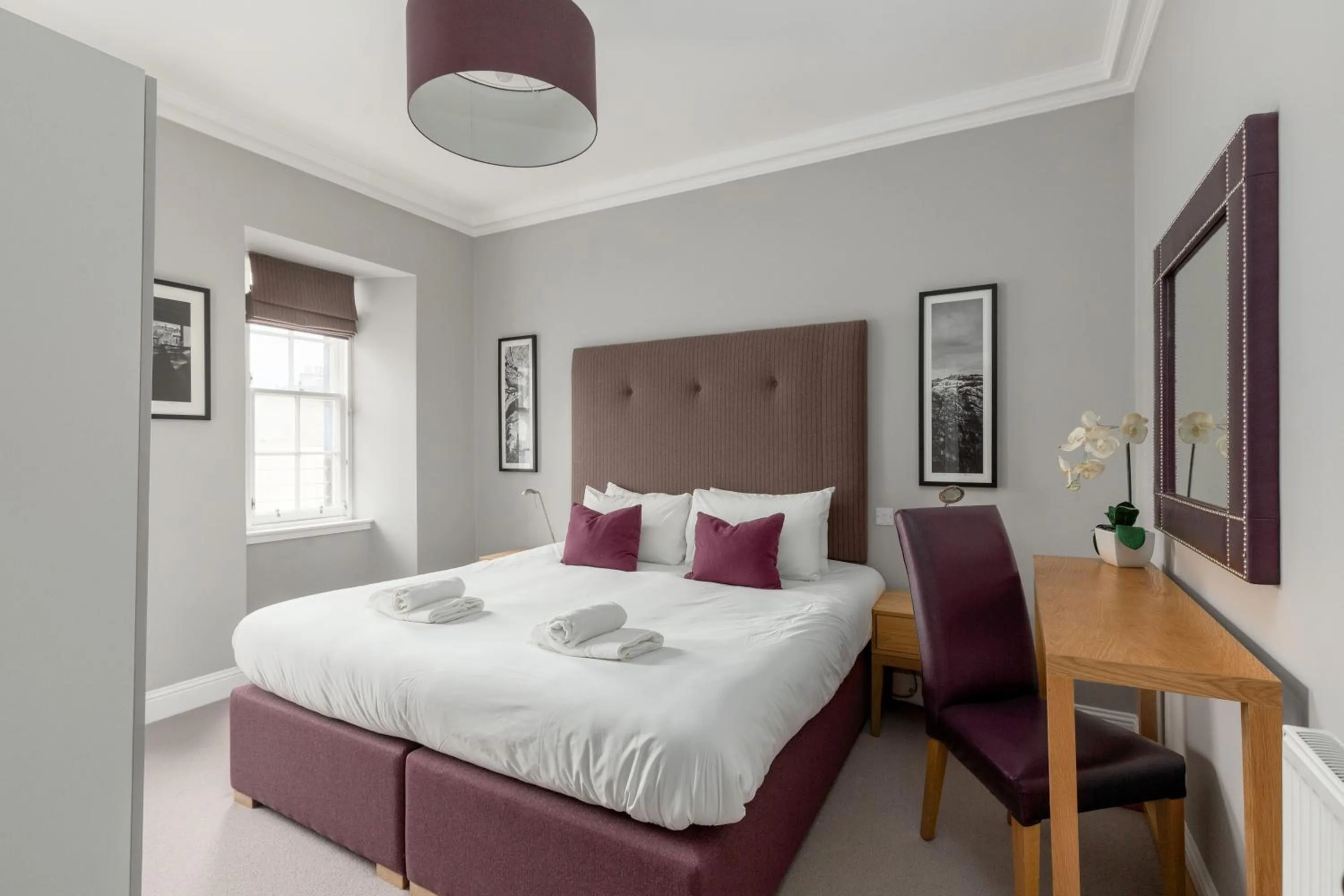 Bed in Destiny Scotland - Princes Street Residence