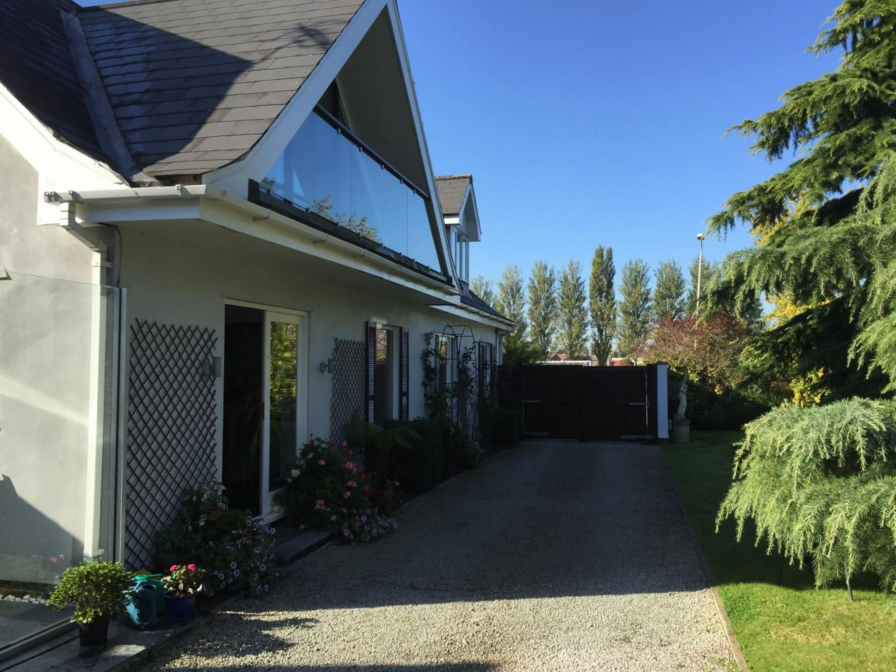 Facade/entrance in The Lodge at Ruddington
