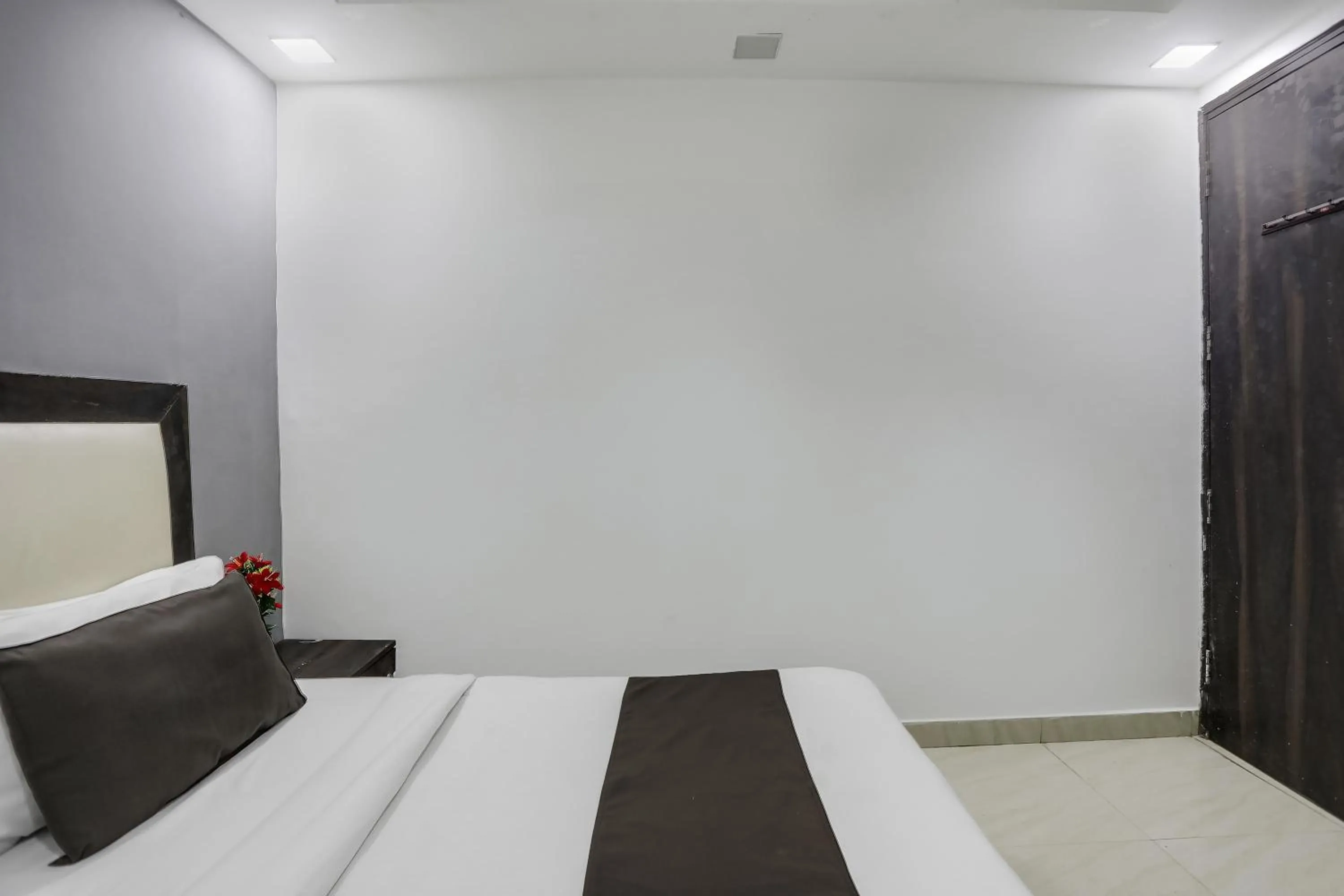 Bed in Super Hotel O Mannat Near Lotus Temple