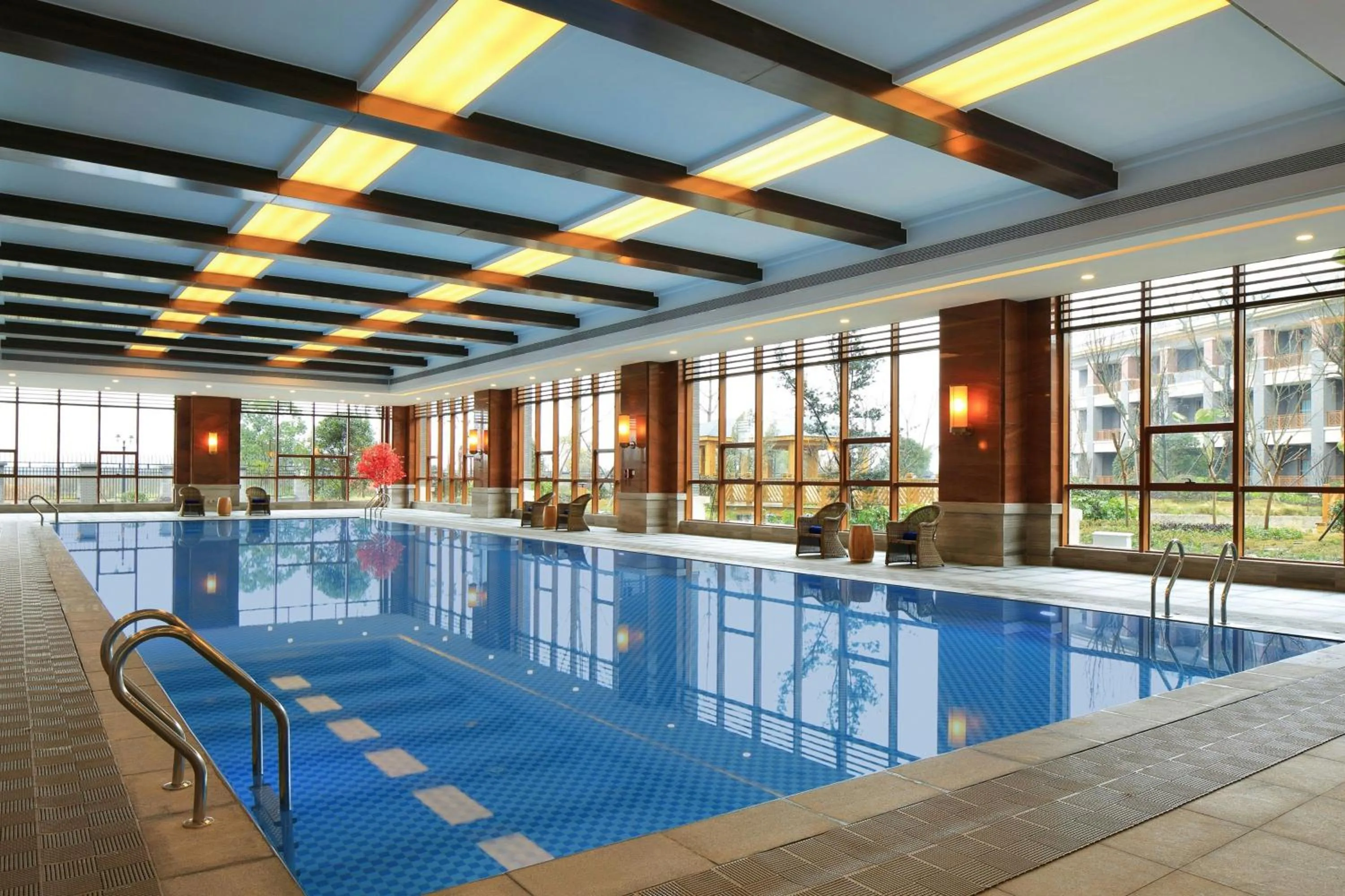 Swimming pool in Four Points by Sheraton Chengdu, Anren
