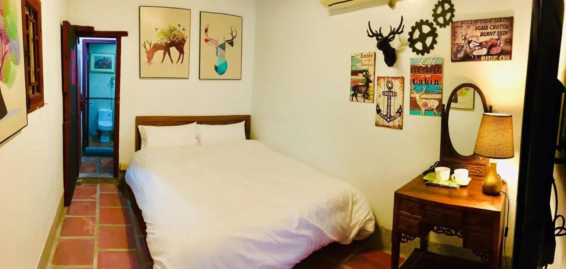 Economy Double Room in Red Tomato B&B Economy Double Room in Red Tomato B&B