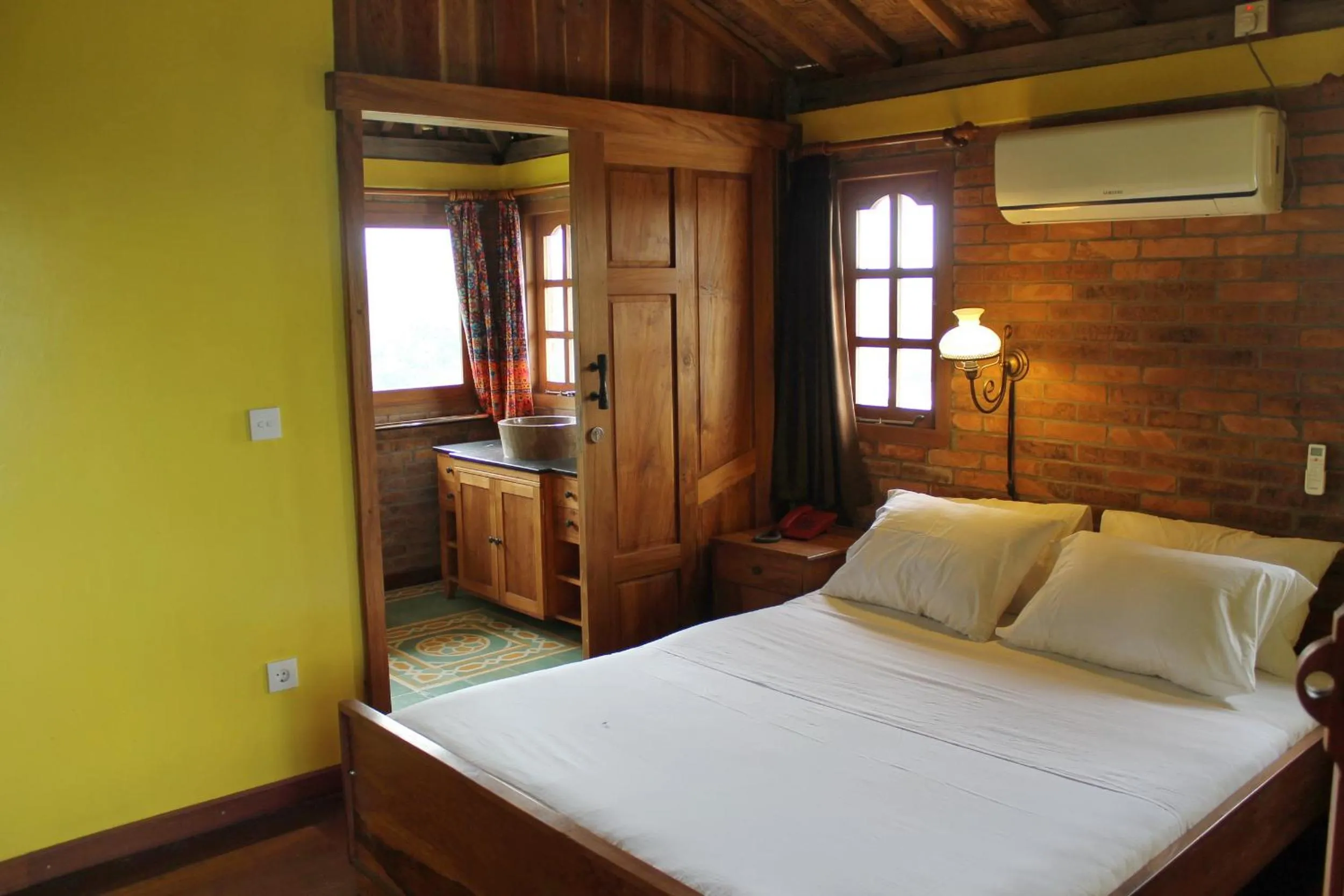 Photo of the whole room, Bed in Desa Limasan Resort