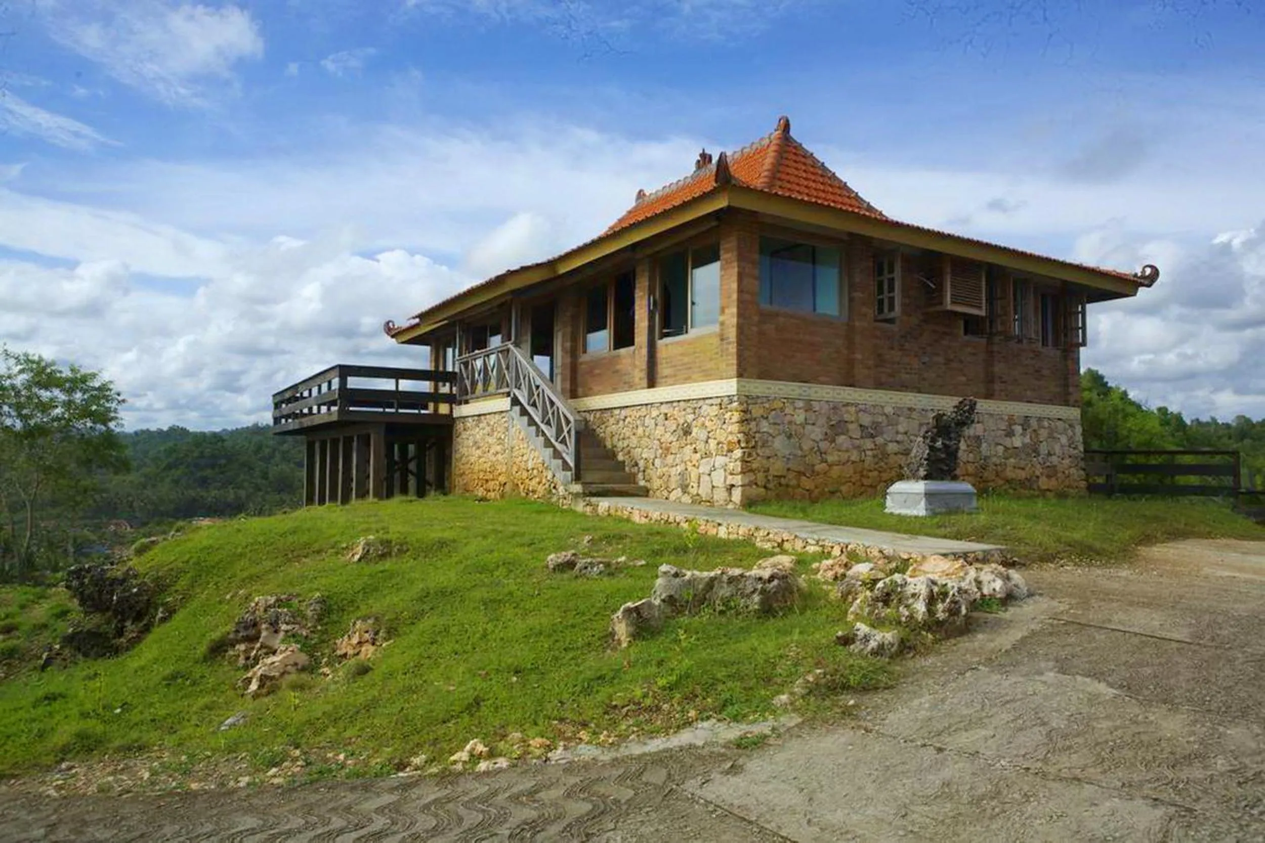 Property building in Desa Limasan Resort