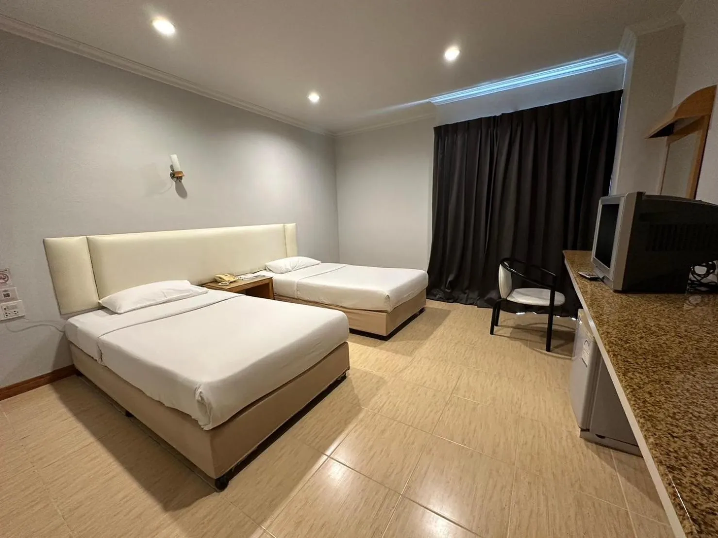 Bedroom, Bed in Rattana View