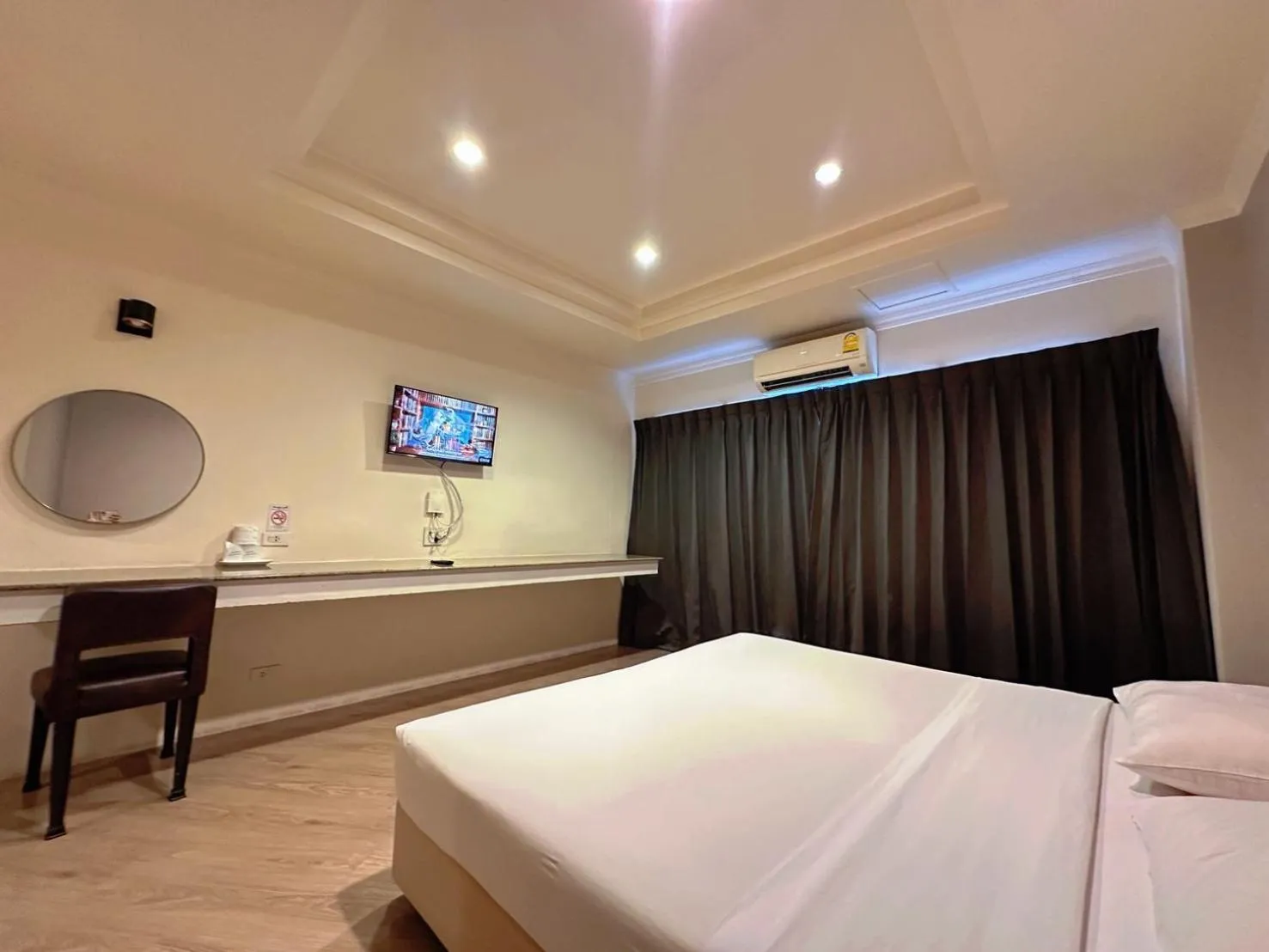 Photo of the whole room, Bed in Rattana View