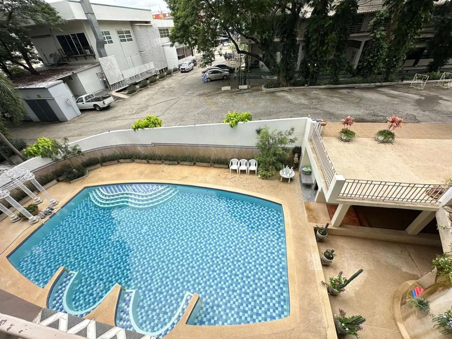 Swimming pool in Rattana View