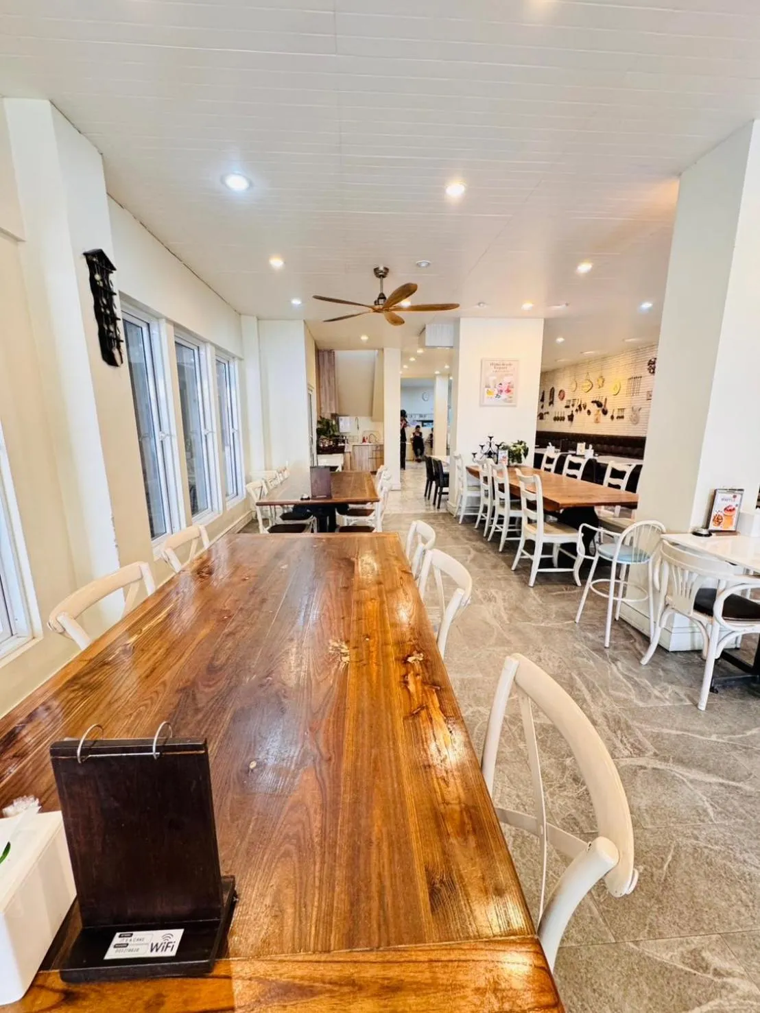 Restaurant/places to eat in Lithai Guesthouse