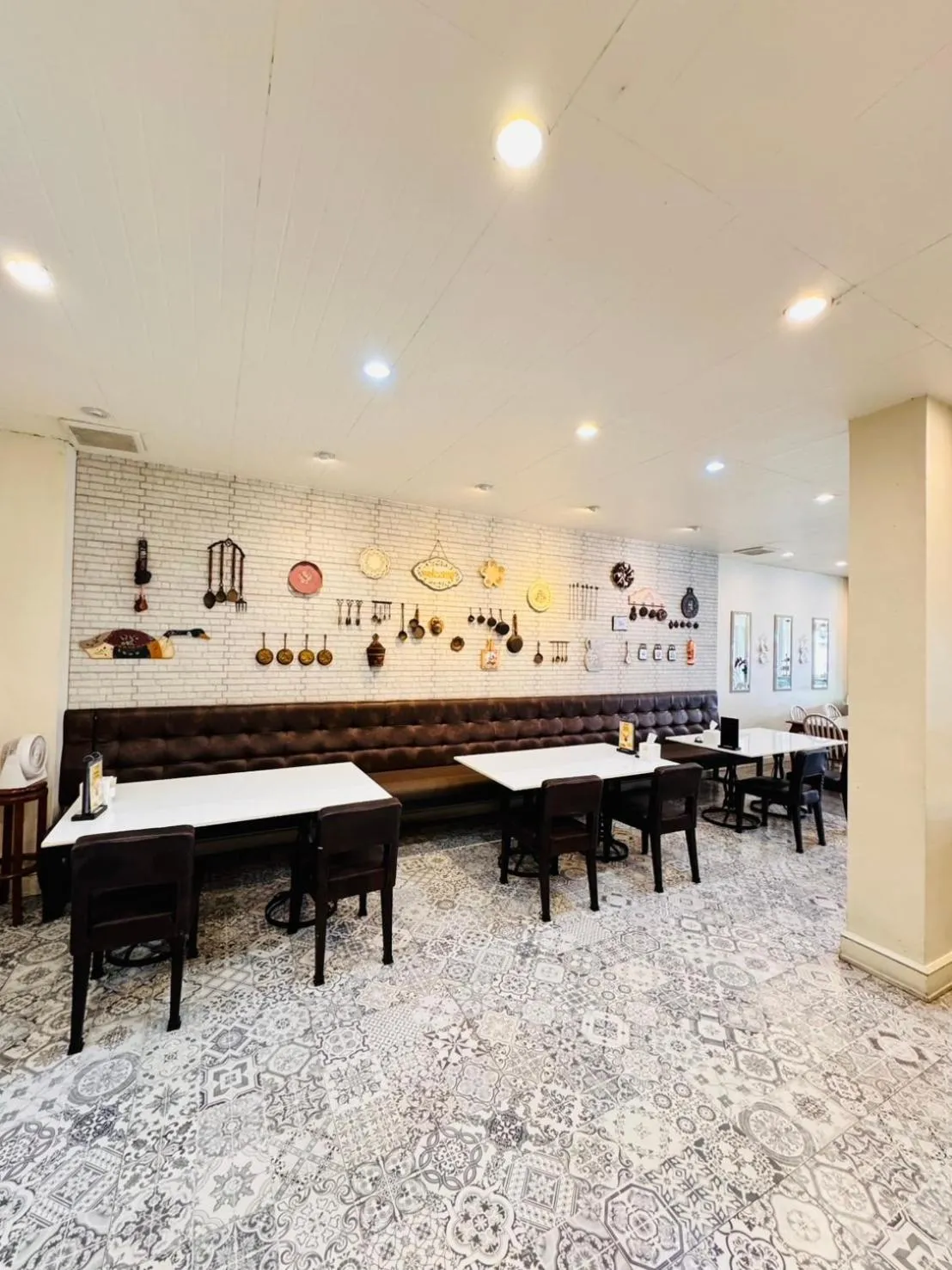 Restaurant/places to eat in Lithai Guesthouse