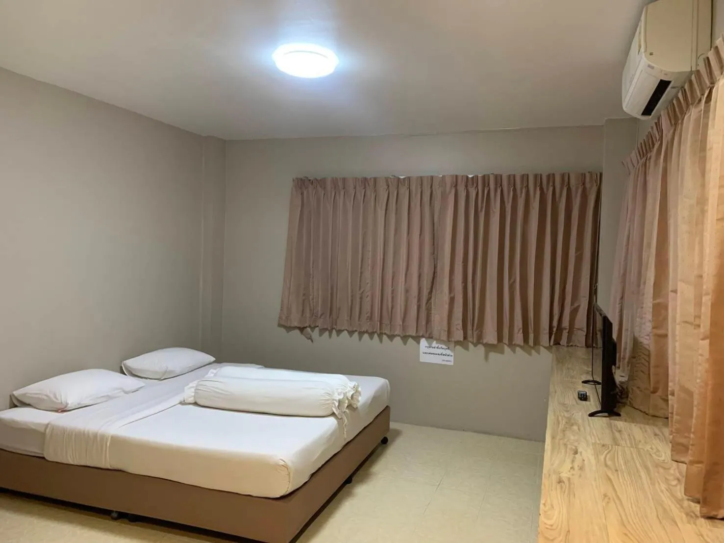 Photo of the whole room, Bed in Lithai Guesthouse