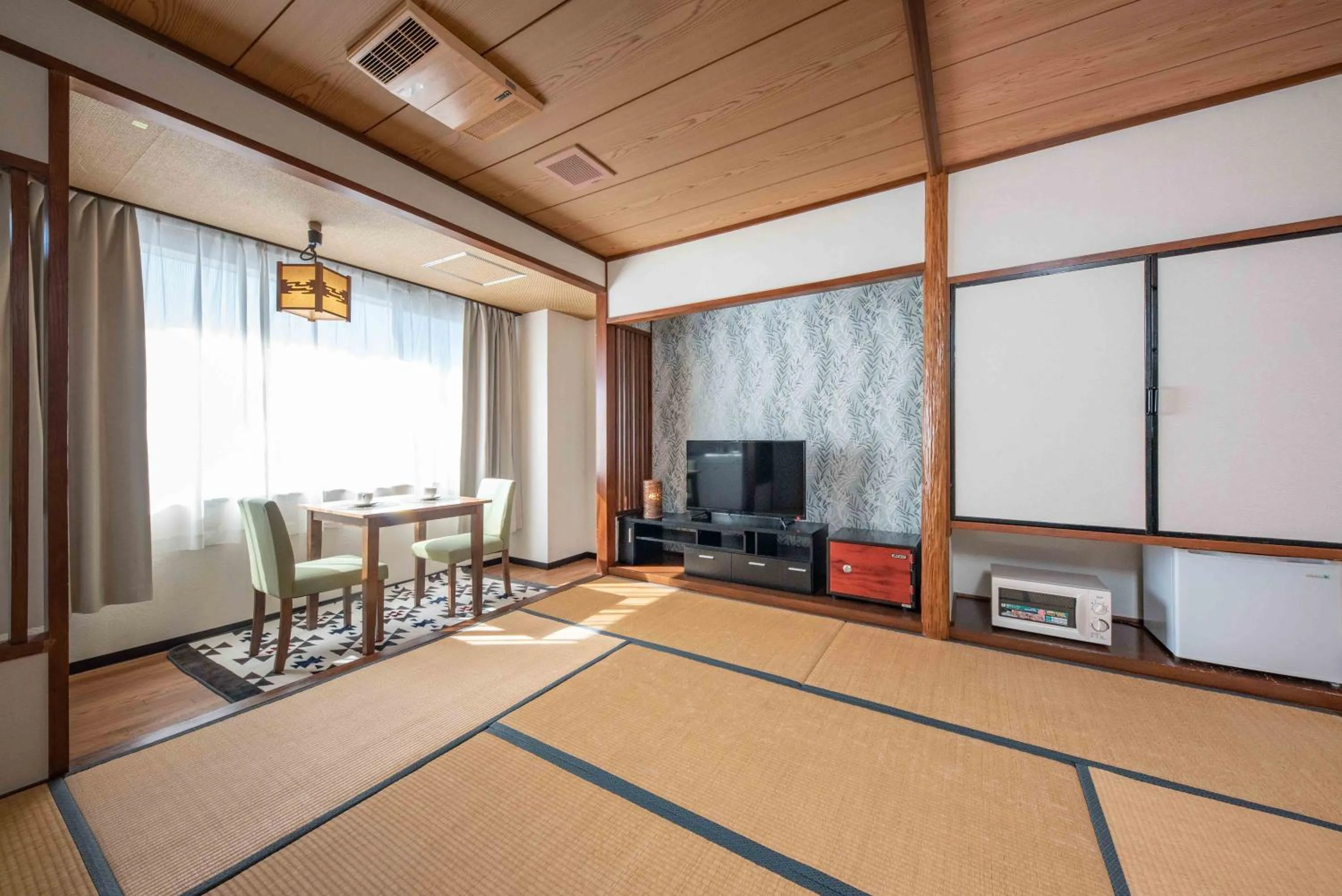 Photo of the whole room in Hotel Shin Makomo