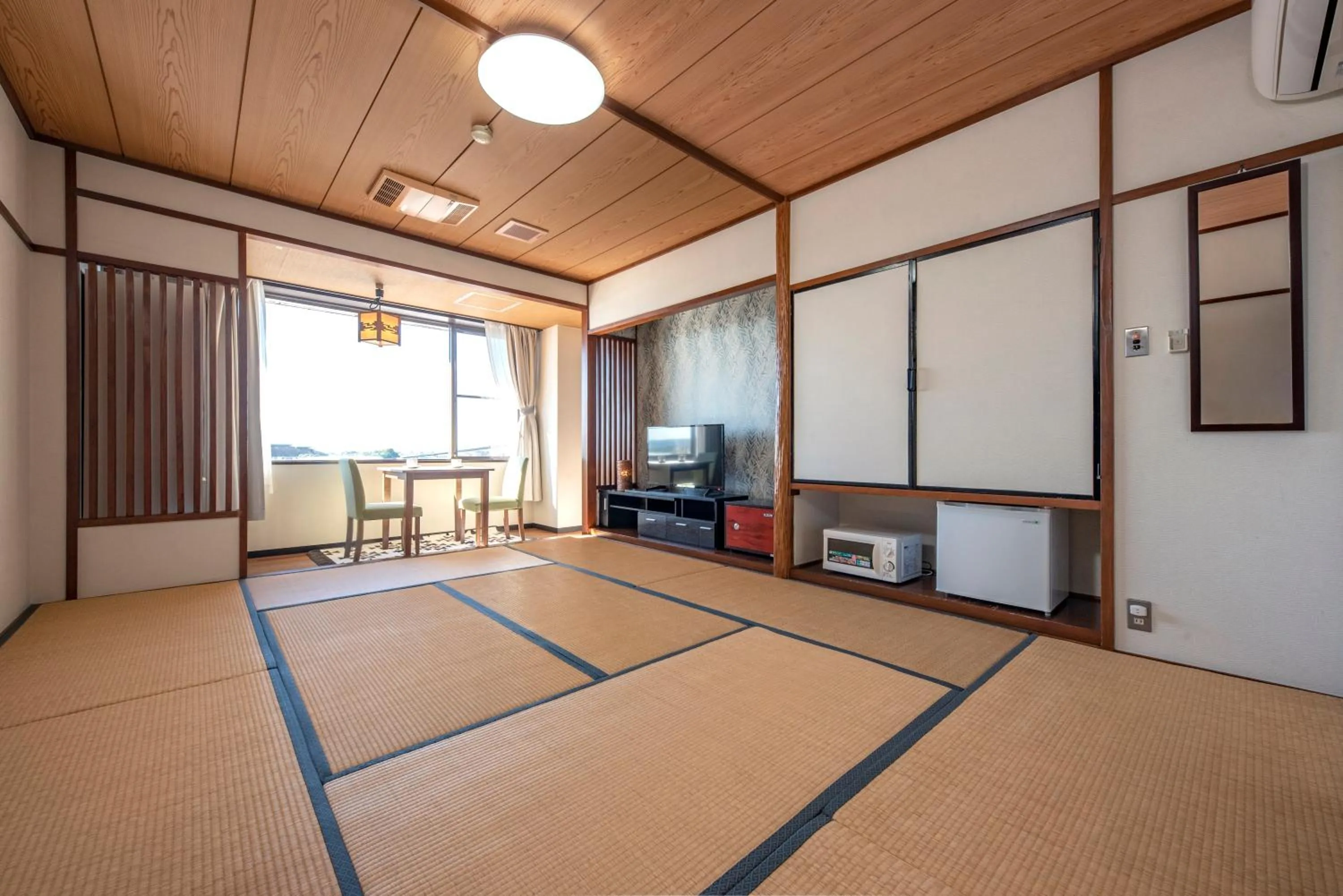 Photo of the whole room in Hotel Shin Makomo