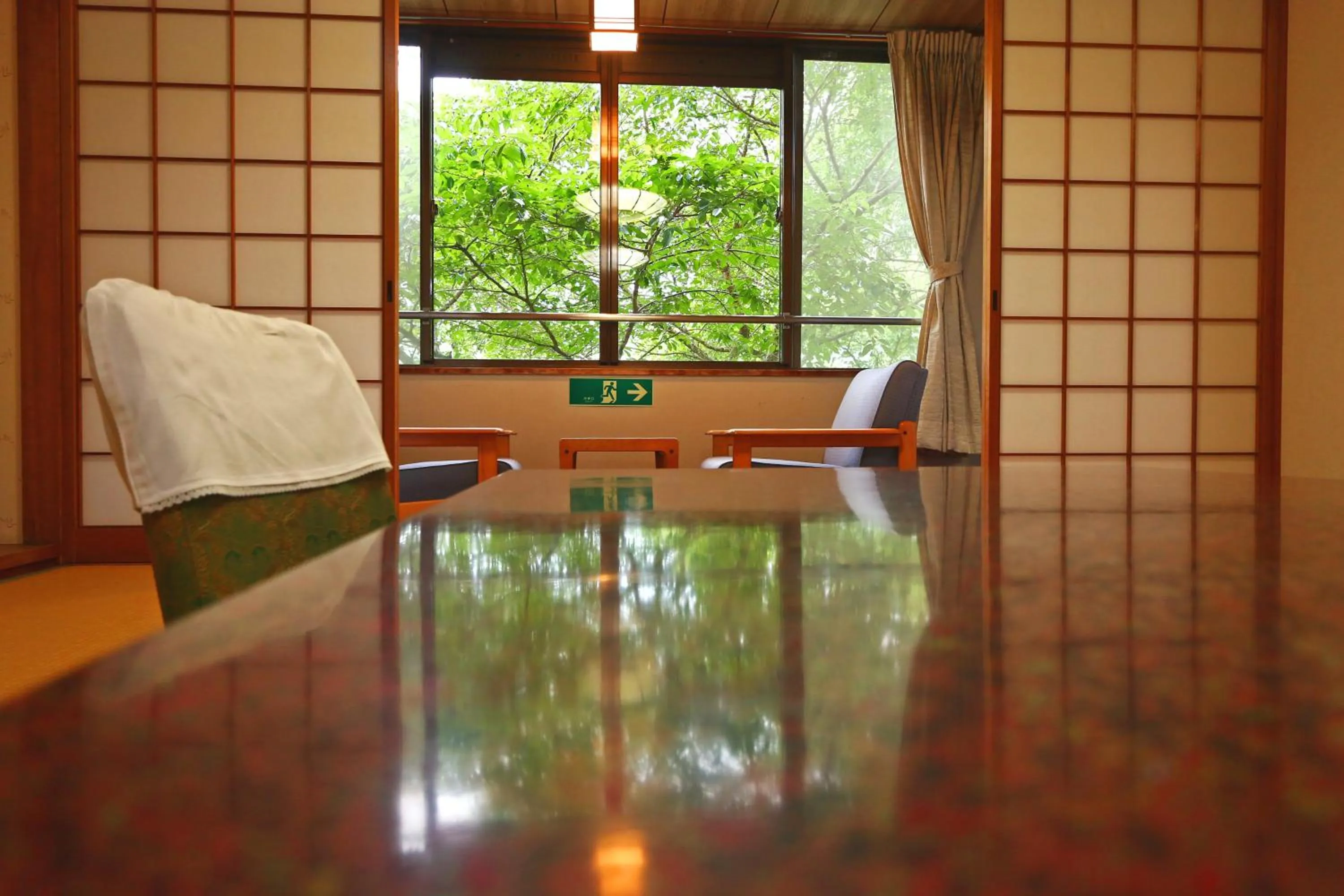 Photo of the whole room in Hounkan