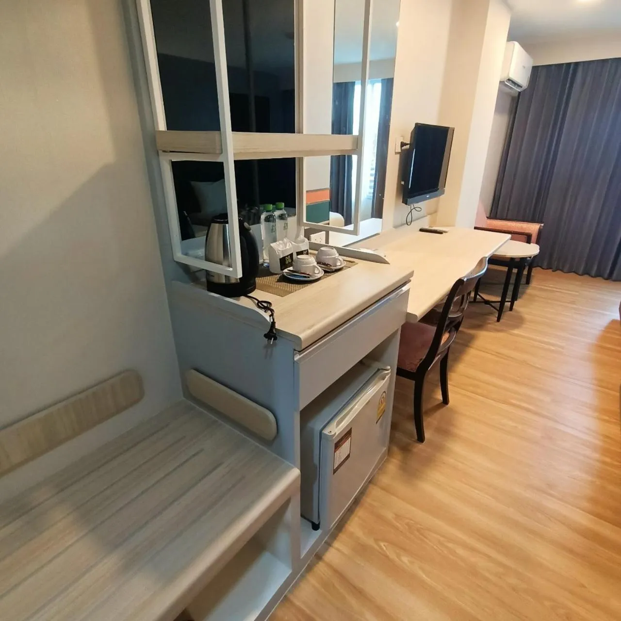 hair dresser in Mayflower Grande Hotel Phitsanulok