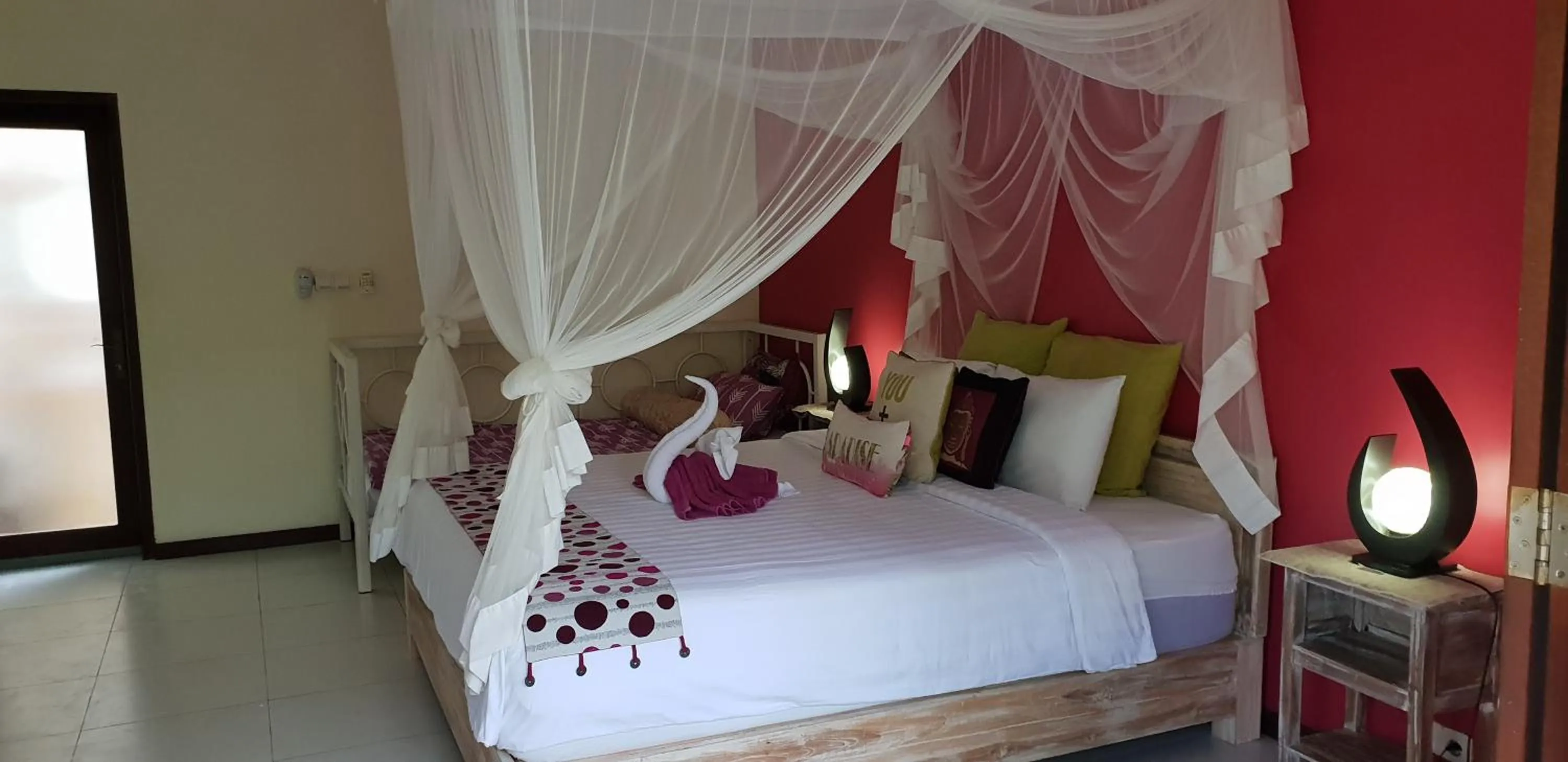 Bathroom, Bed in Nalini Resort