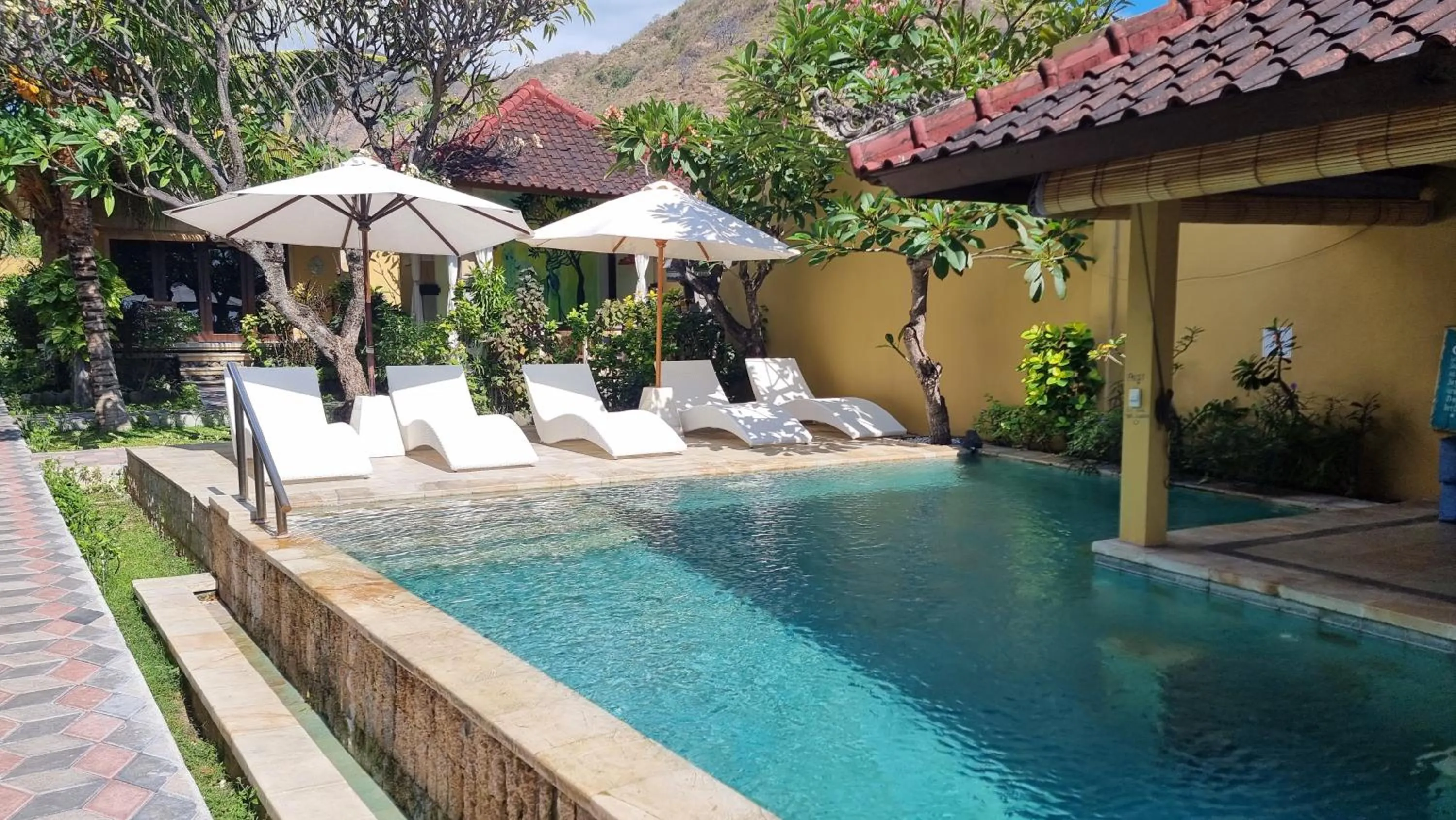 Swimming pool in Nalini Resort