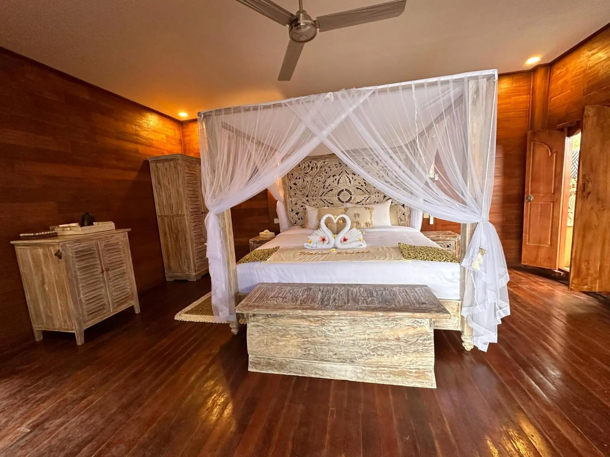 Bed in Nalini Resort