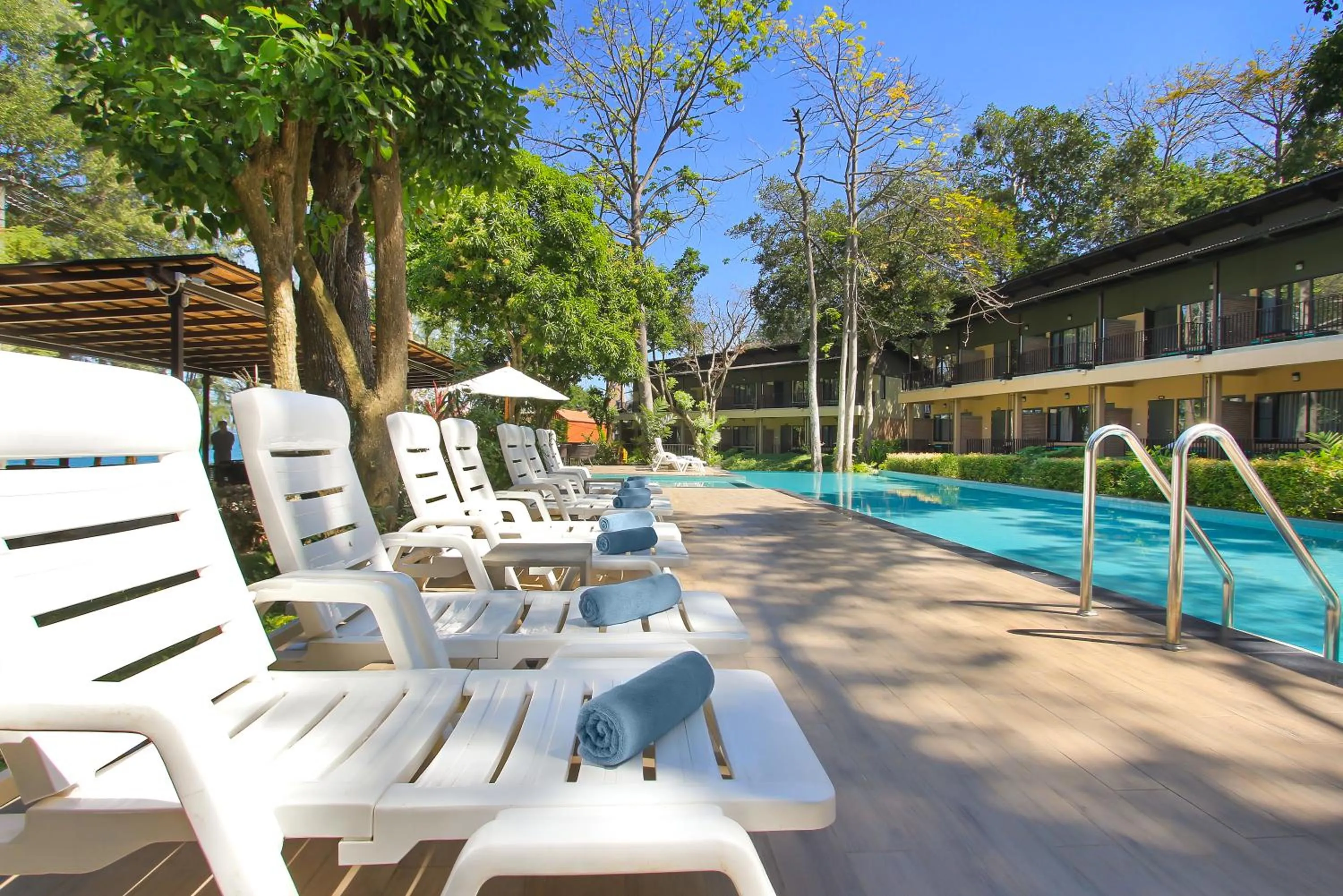 Swimming pool in Samed Hideaway Resort