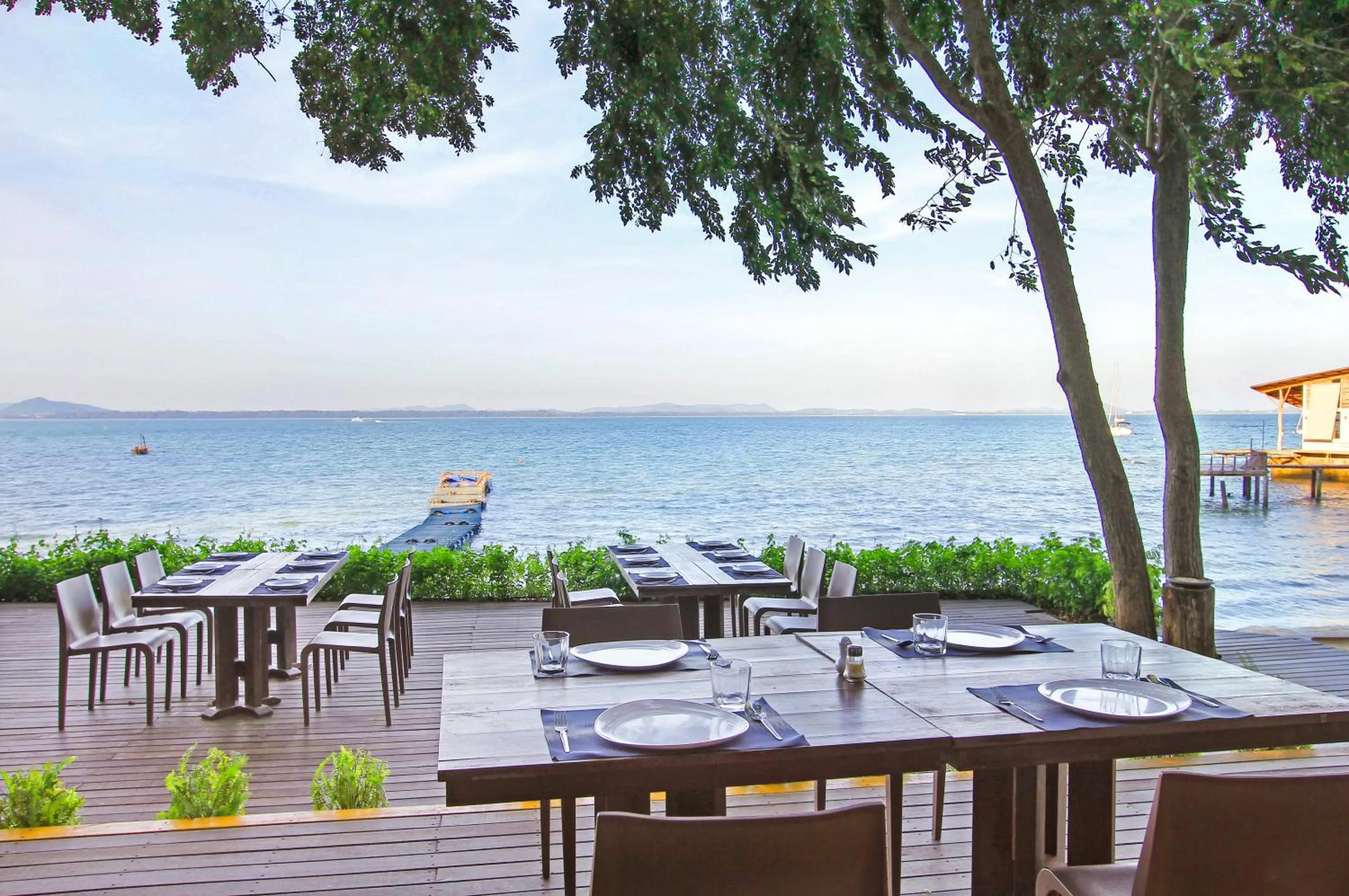 Food and drinks in Samed Hideaway Resort