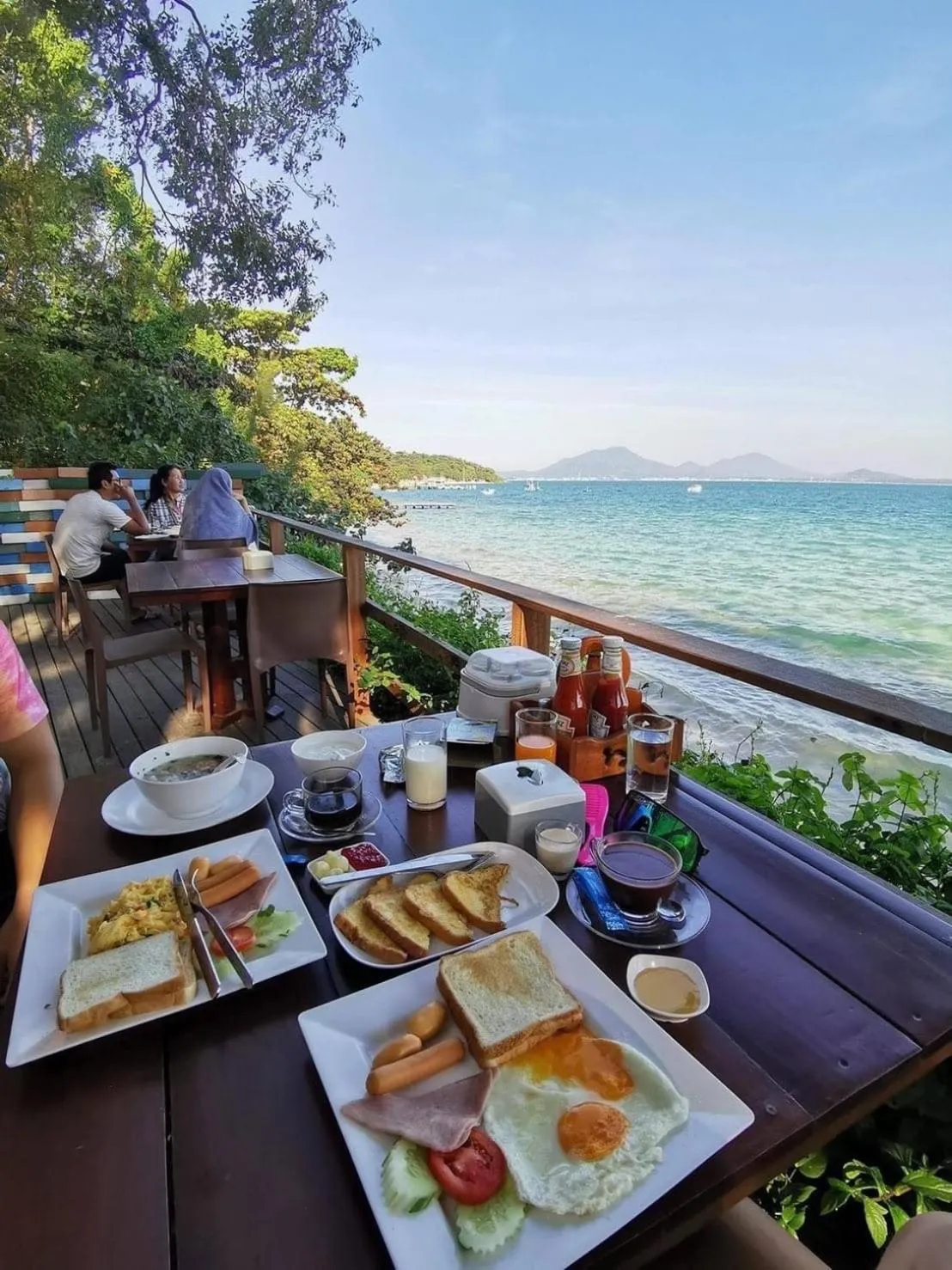 Breakfast in Samed Hideaway Resort