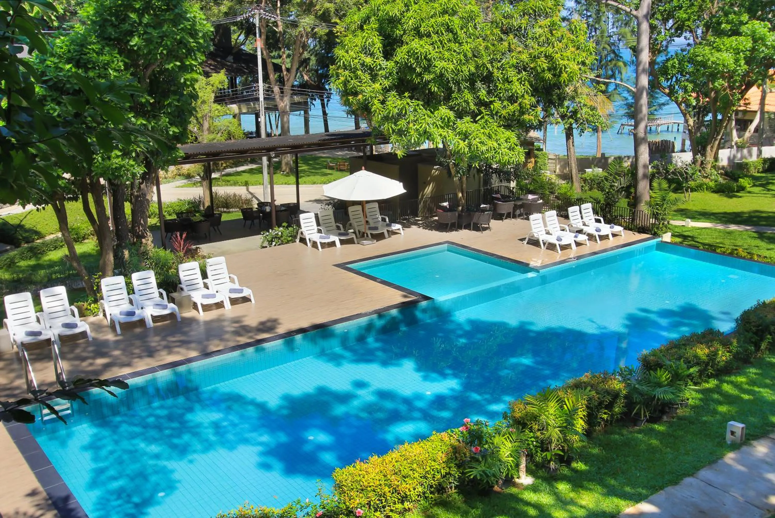 Swimming pool in Samed Hideaway Resort