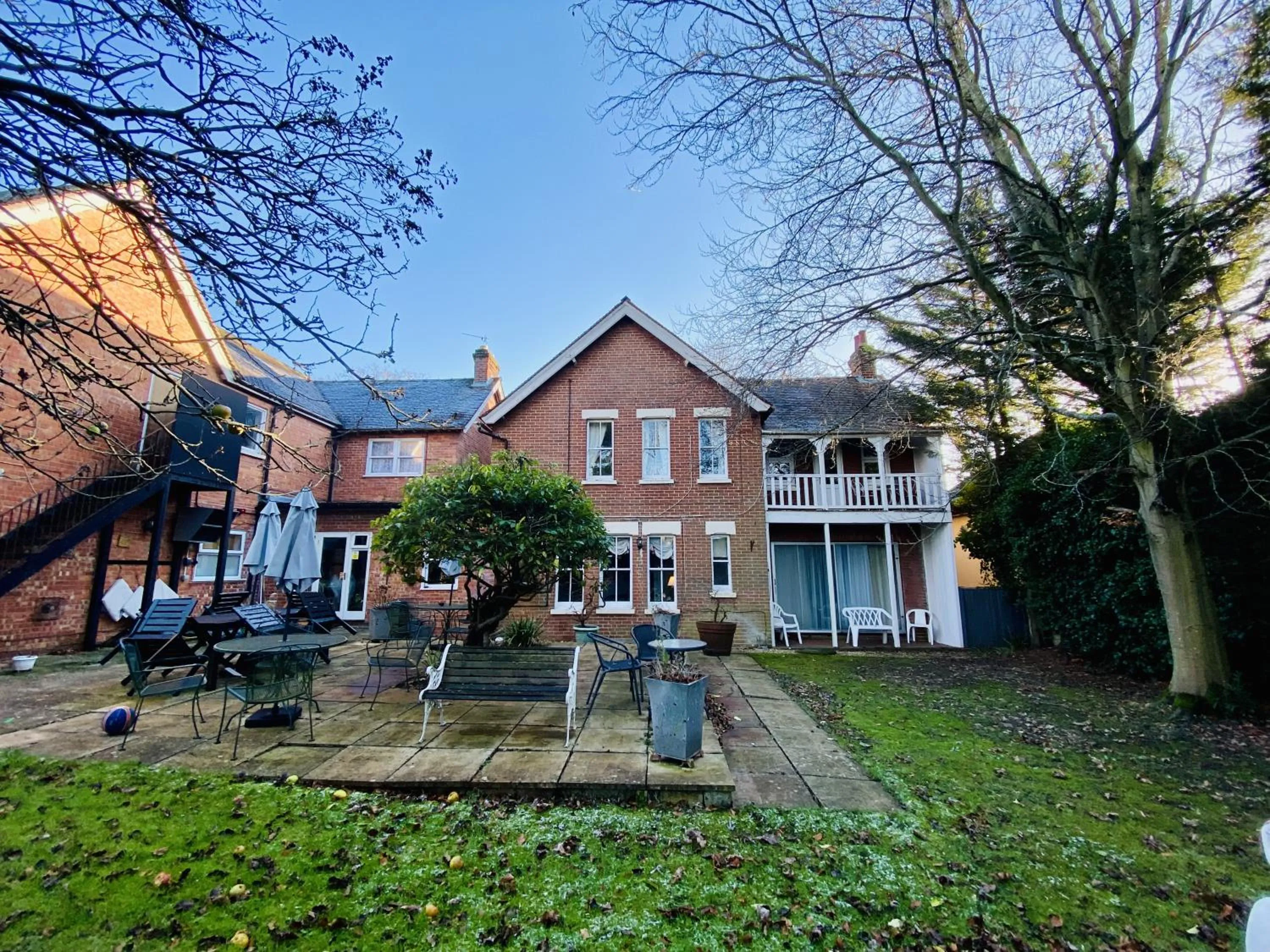 Property building in Pickwicks Guest House