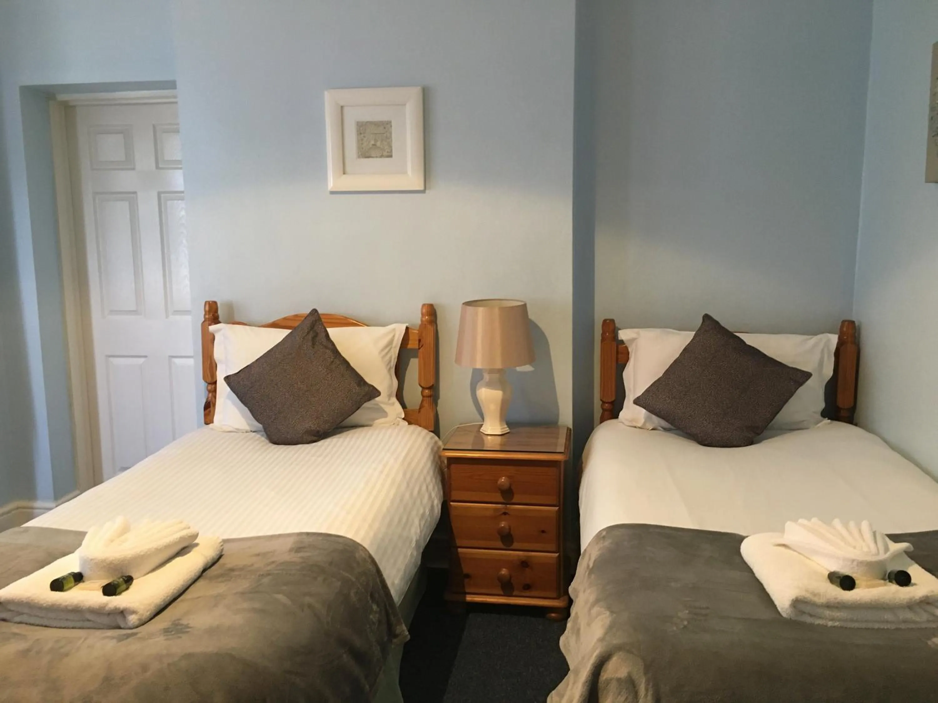 Bed in Pickwicks Guest House