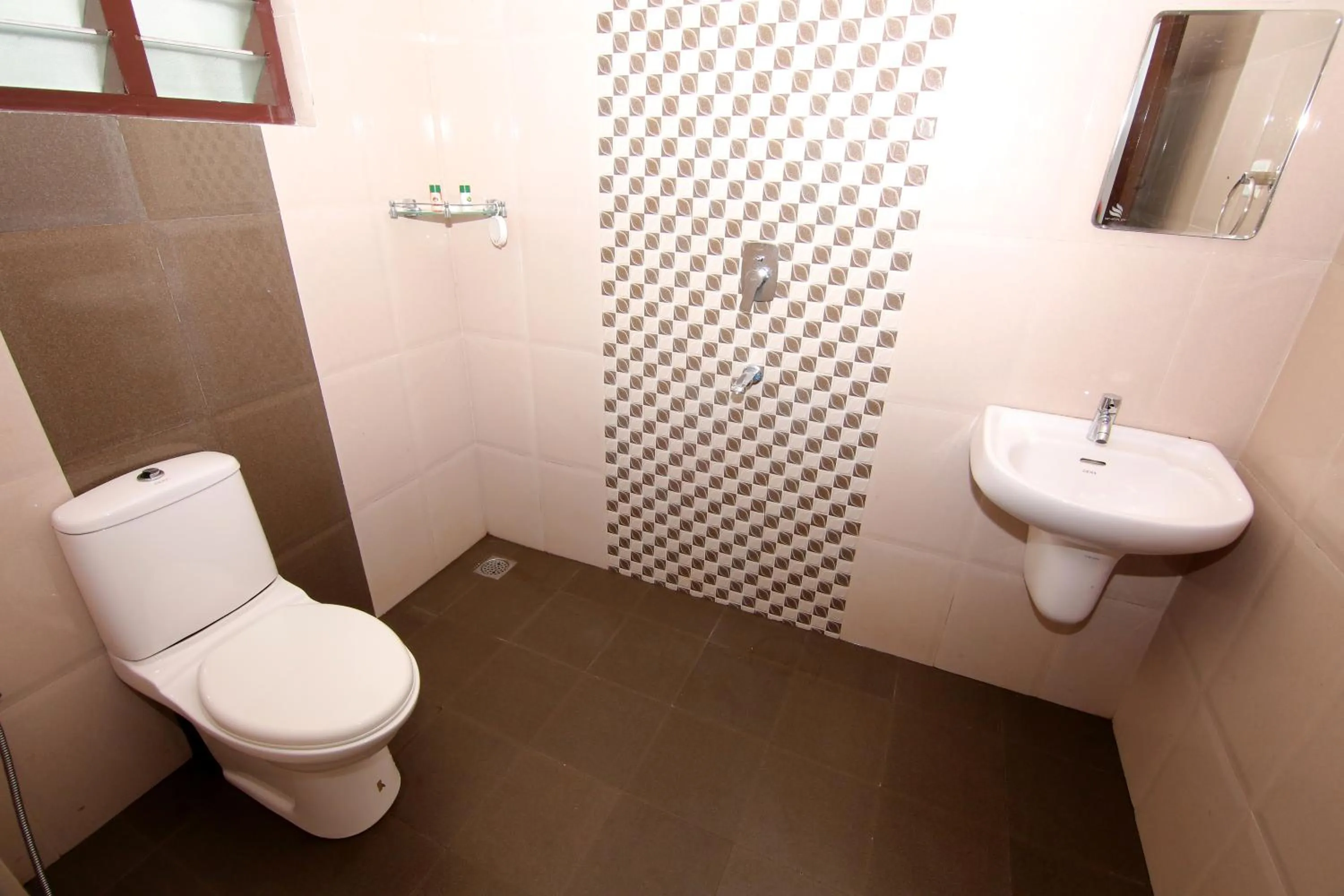 Bathroom in Pine Tree Munnar