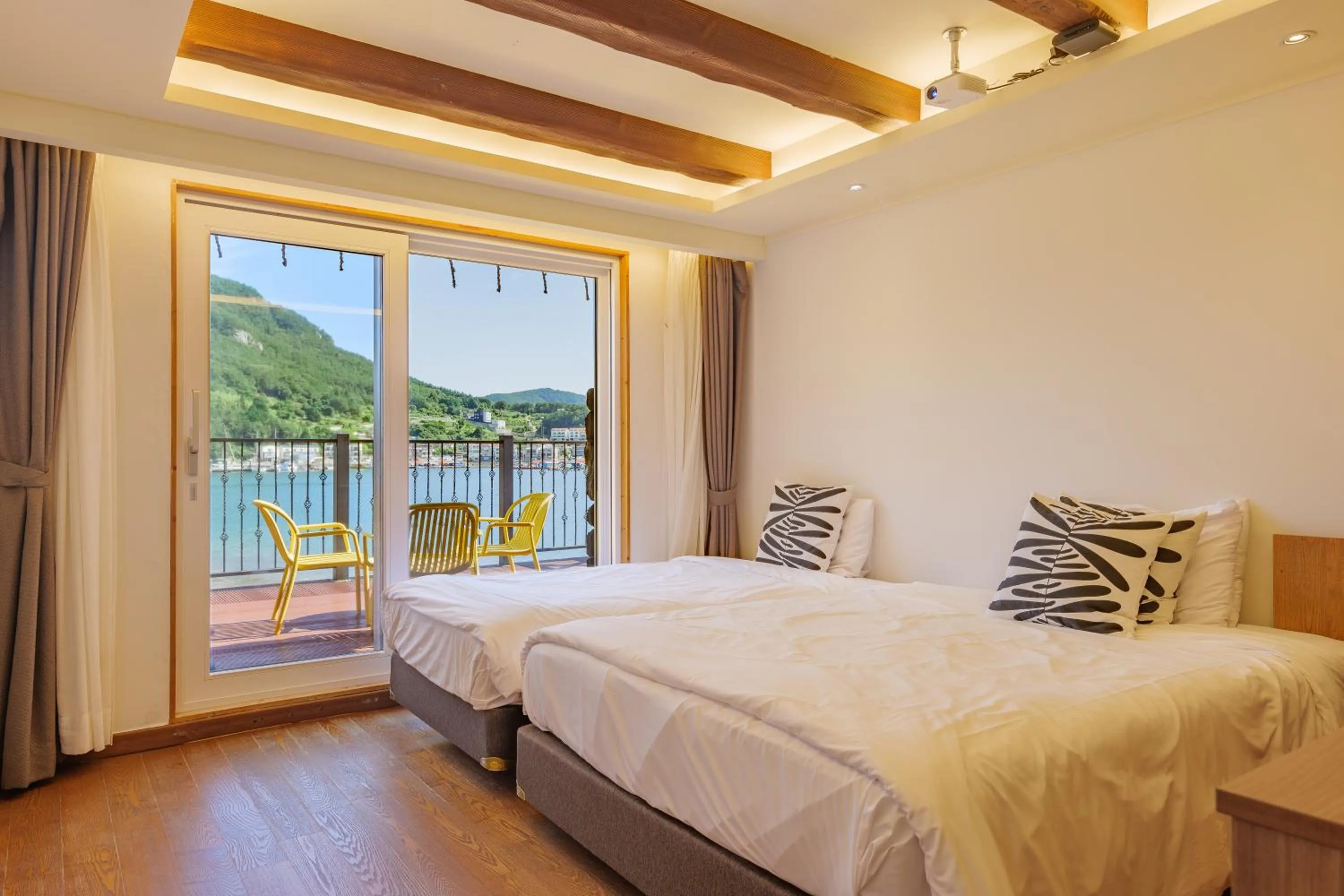 Bed in Tongyeong Hansan Marina Resort