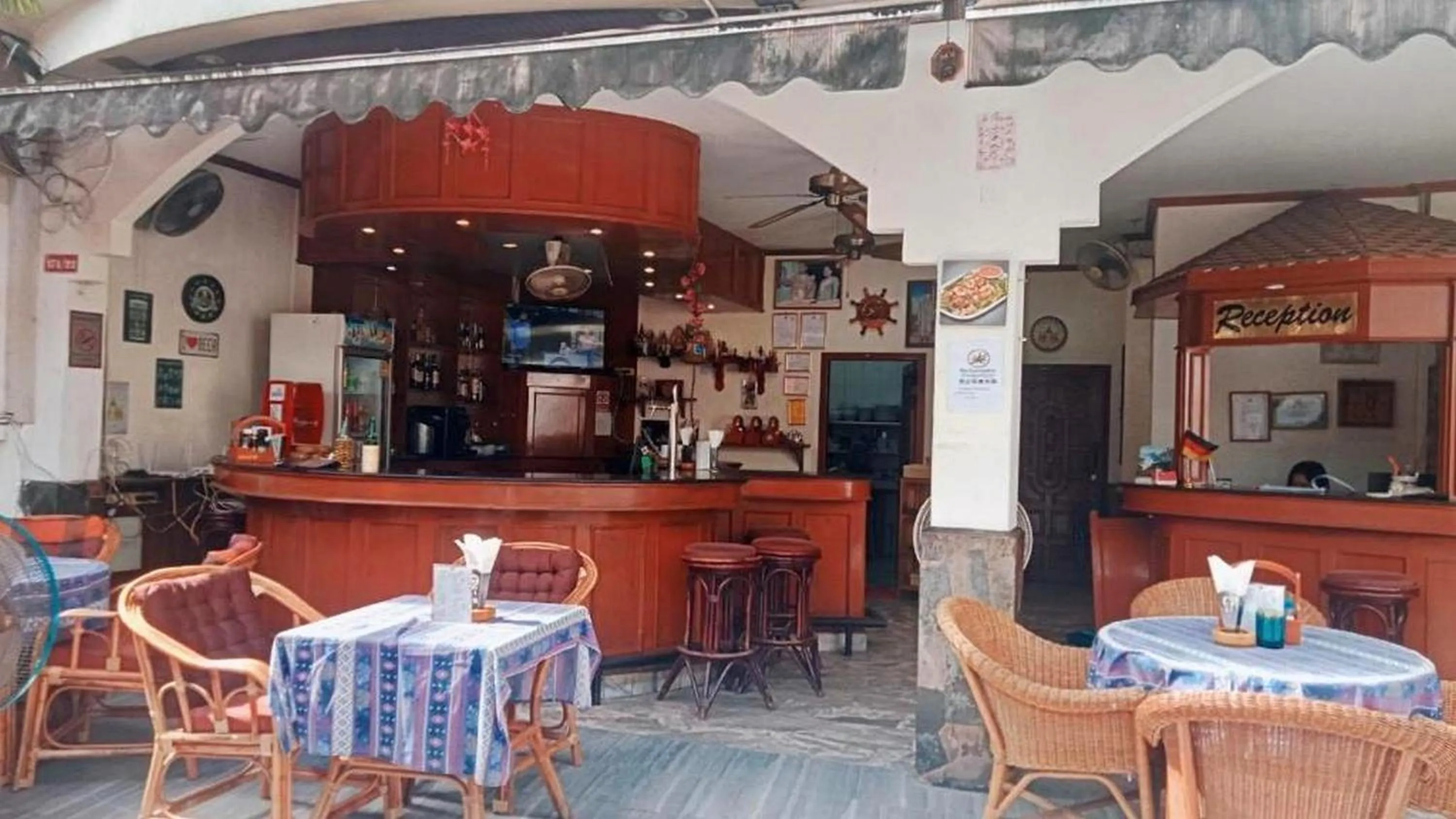 Restaurant/places to eat in Orchid Residence