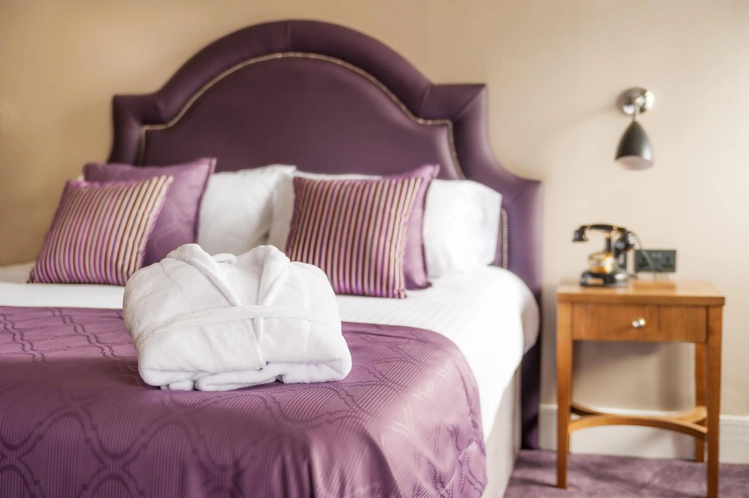 Bedroom, Bed in Bishop's Gate Hotel