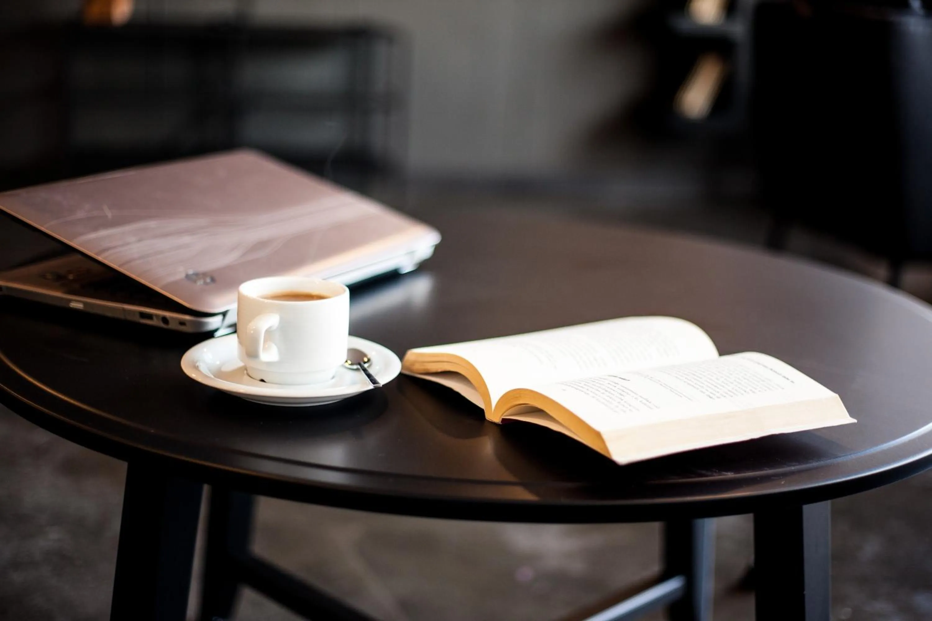 Communal lounge/ TV room in Inn 65 Budget