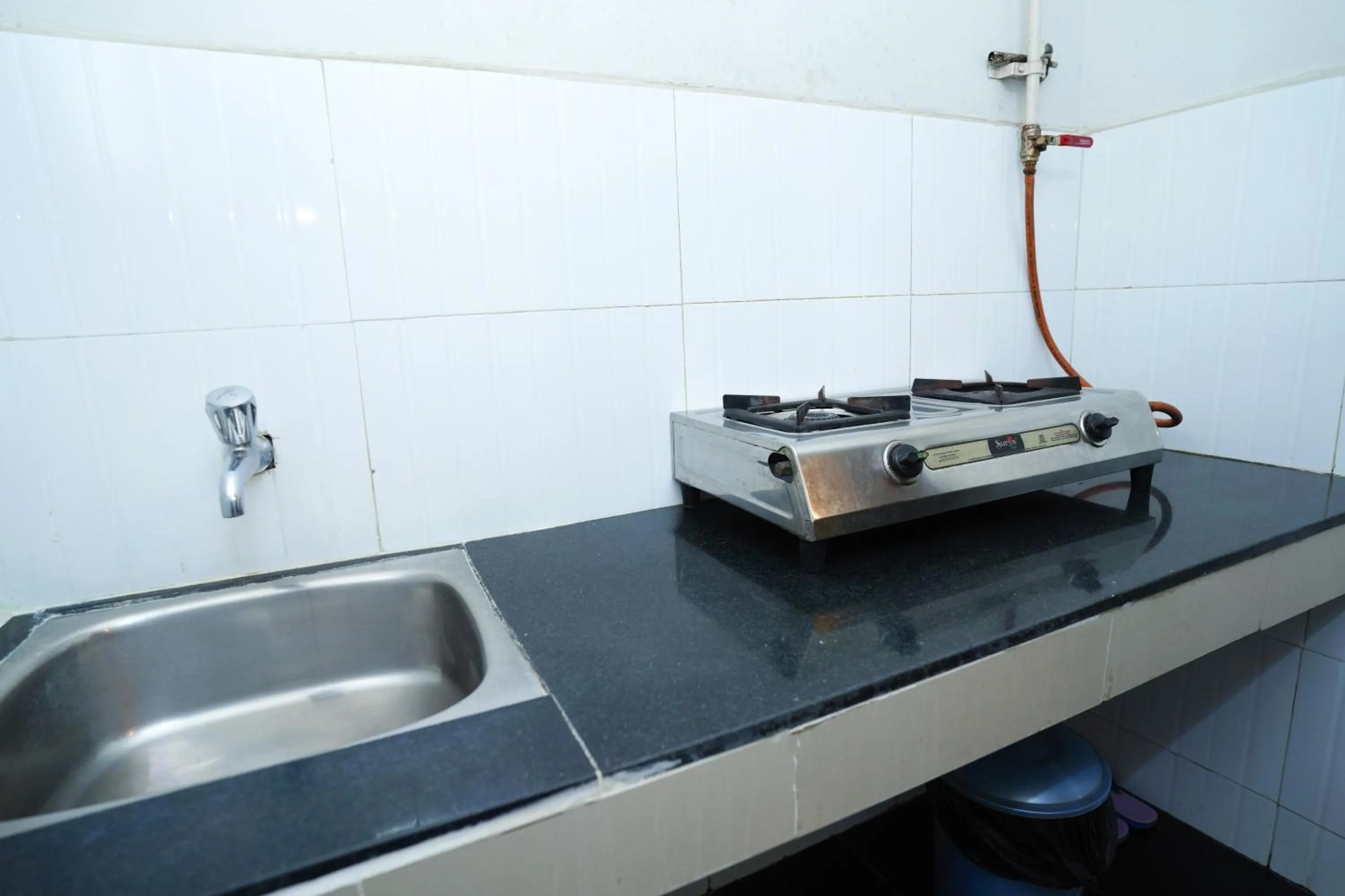 Kitchen or kitchenette in Zaith Residency Near US Consulate & Apollo hospitals