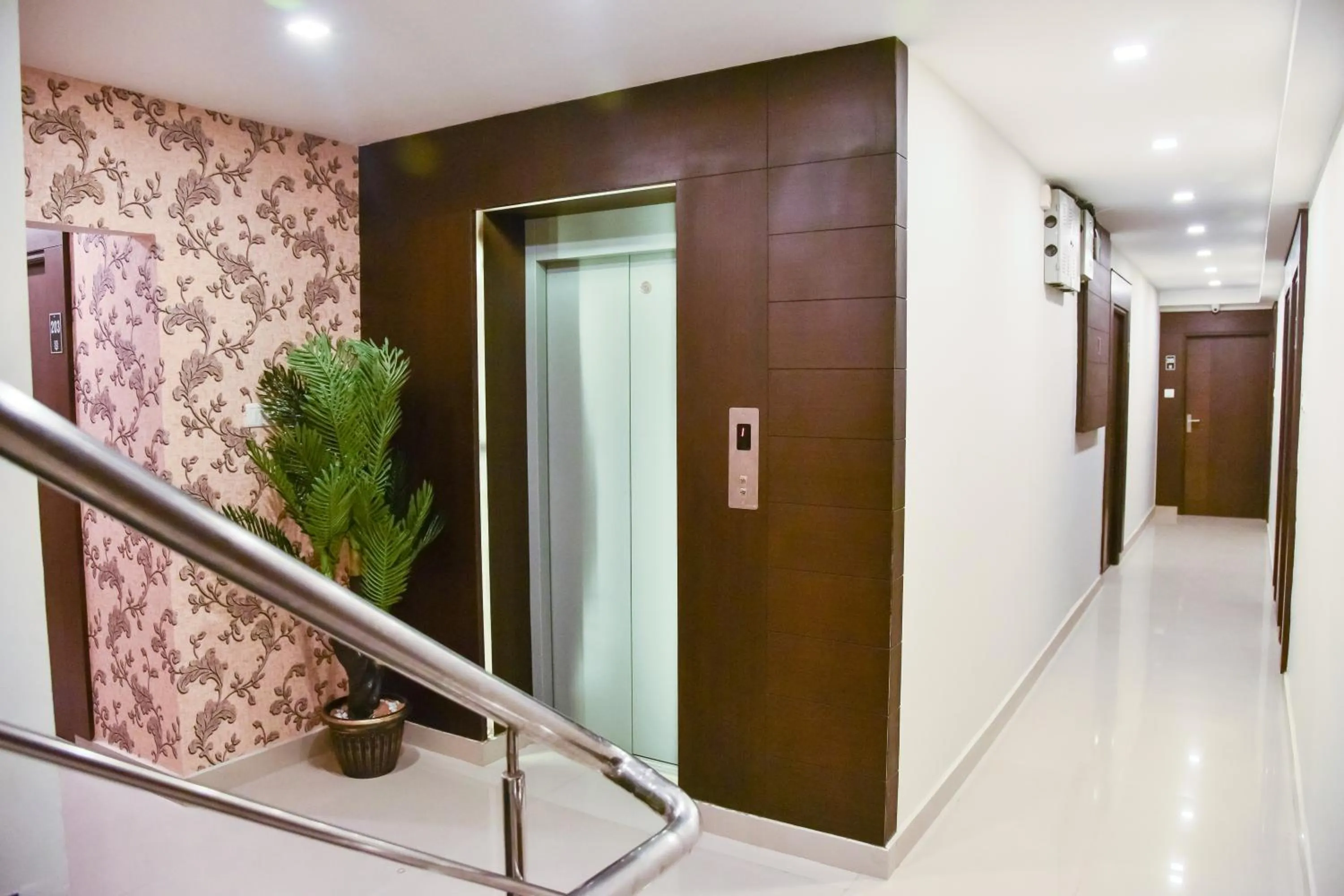 elevator in Zaith Residency Near US Consulate & Apollo hospitals