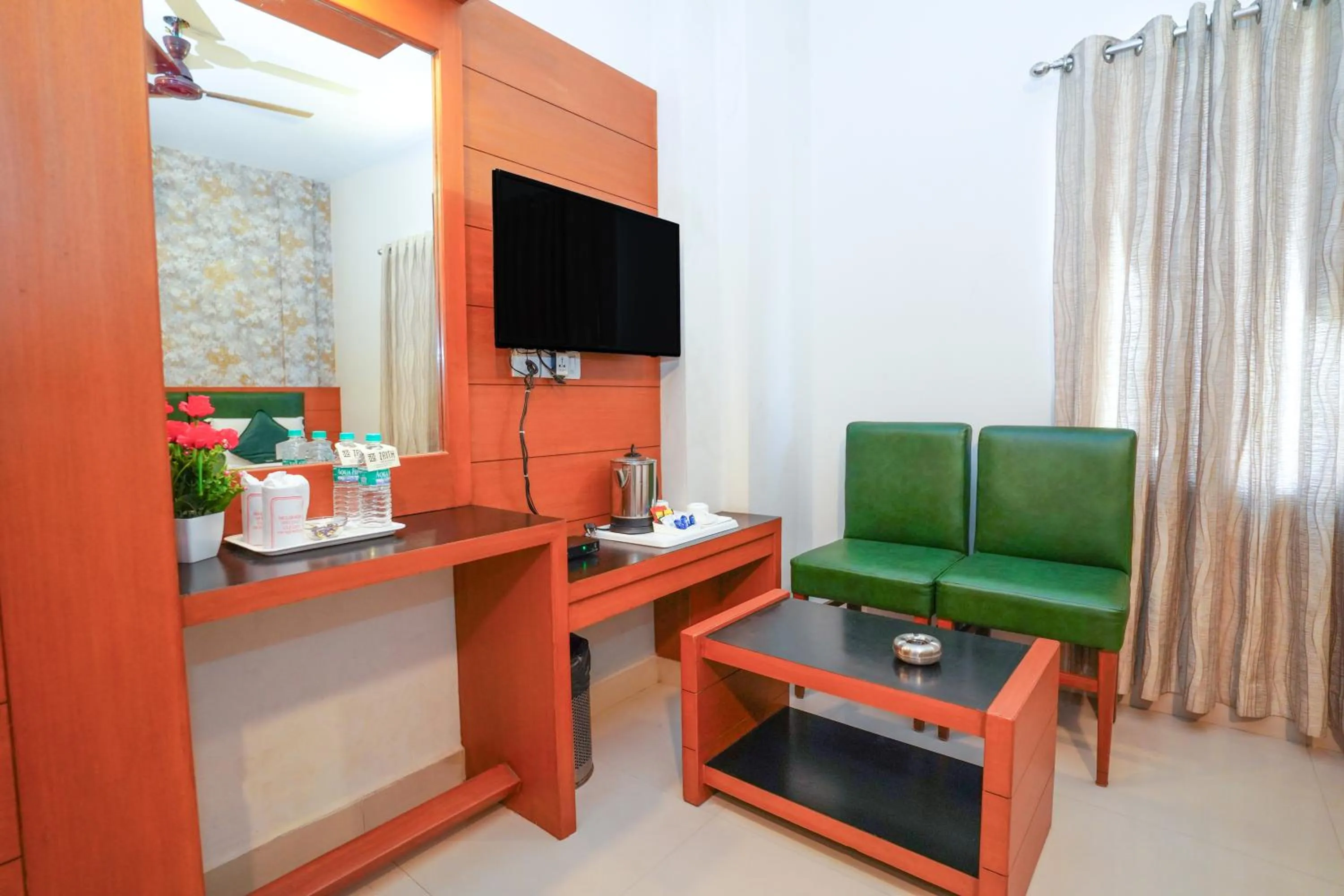 TV and multimedia in Zaith Residency Near US Consulate & Apollo hospitals