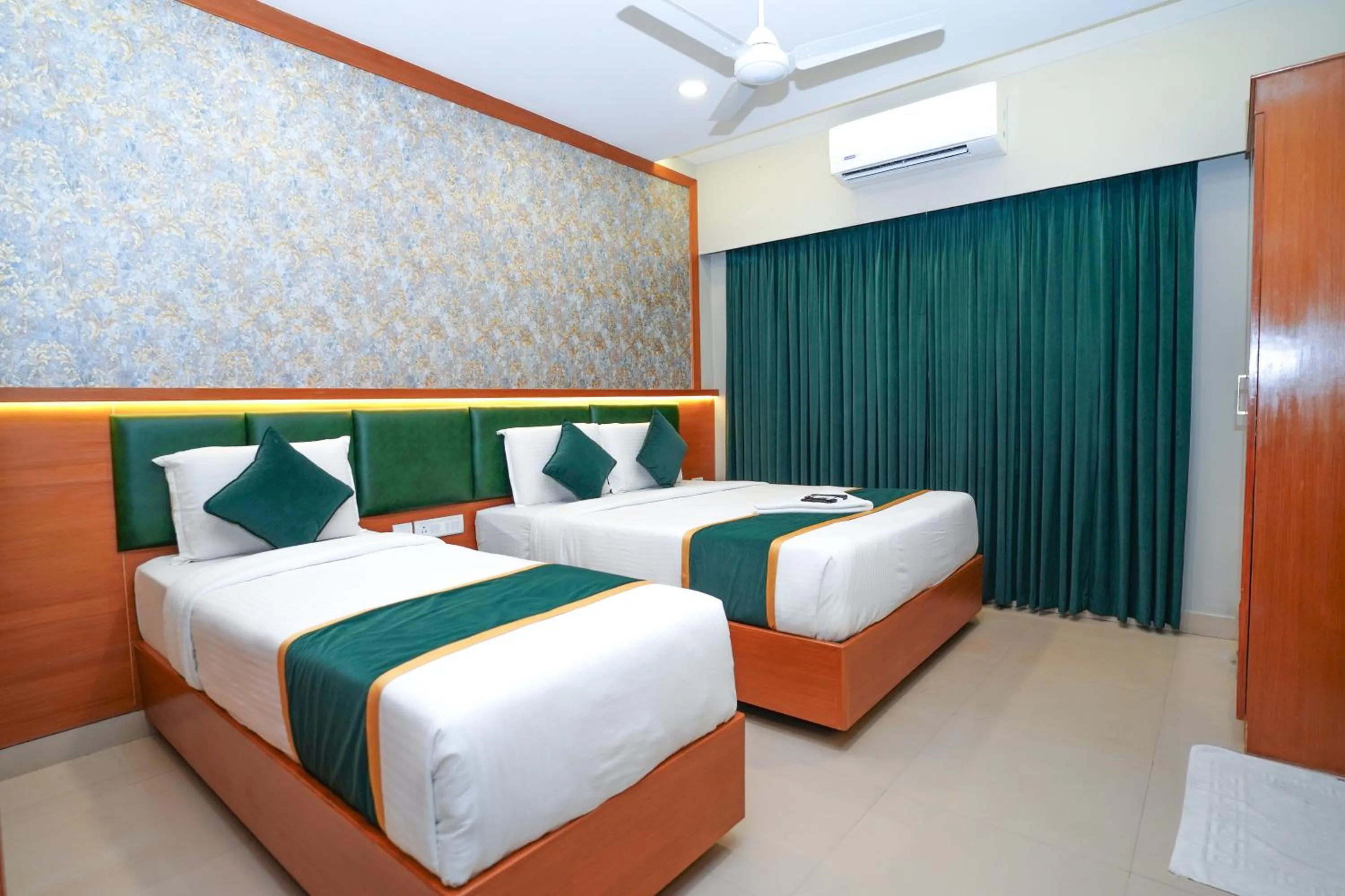 Bed in Zaith Residency Near US Consulate & Apollo hospitals