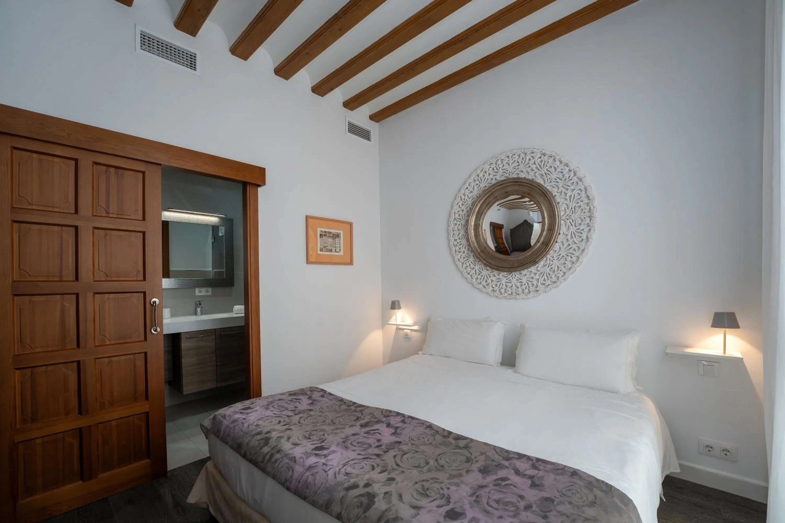 Bedroom, Bed in El Armador Casa Palacio by Luxury Suites Cádiz