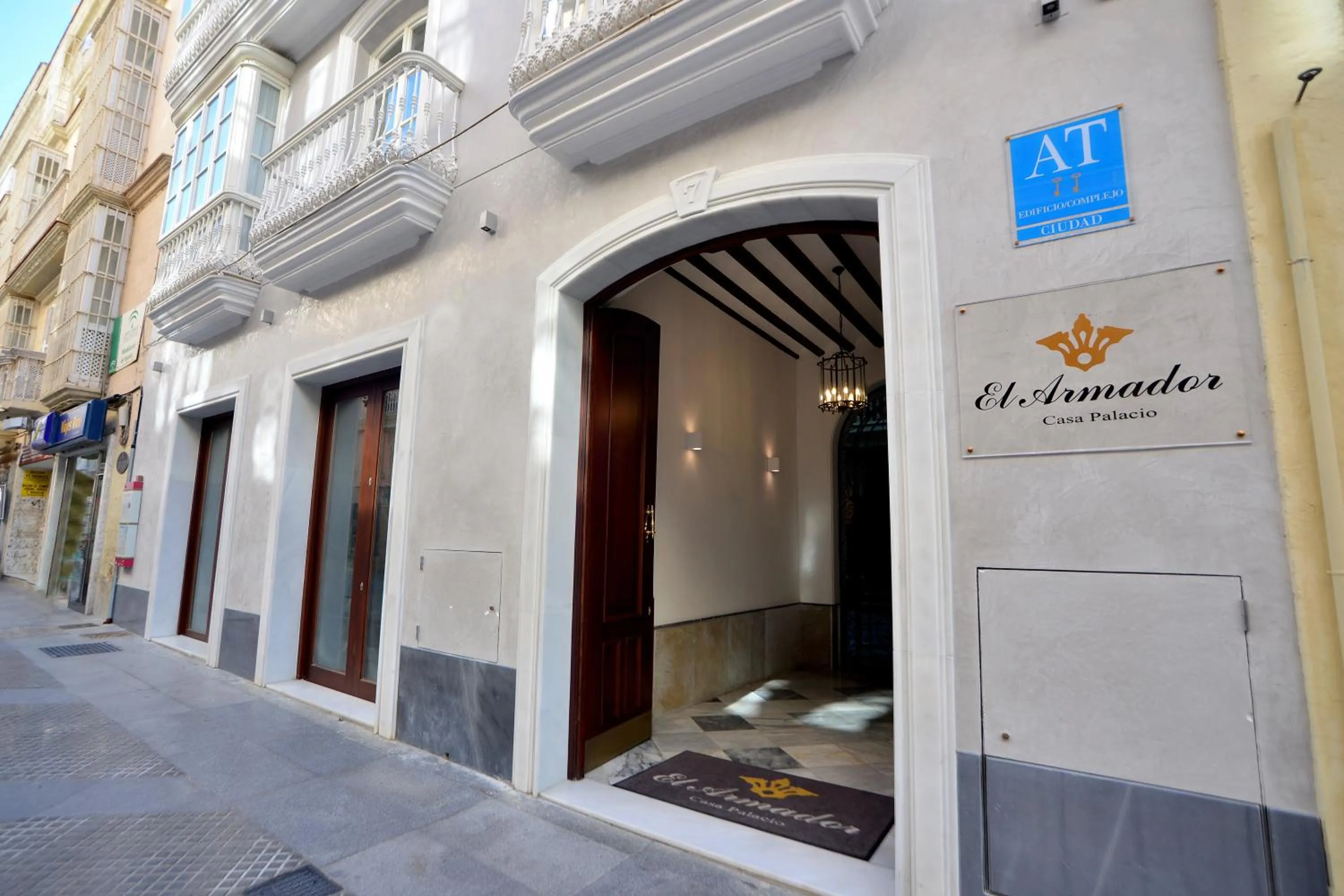 Facade/entrance in El Armador Casa Palacio by Luxury Suites Cádiz