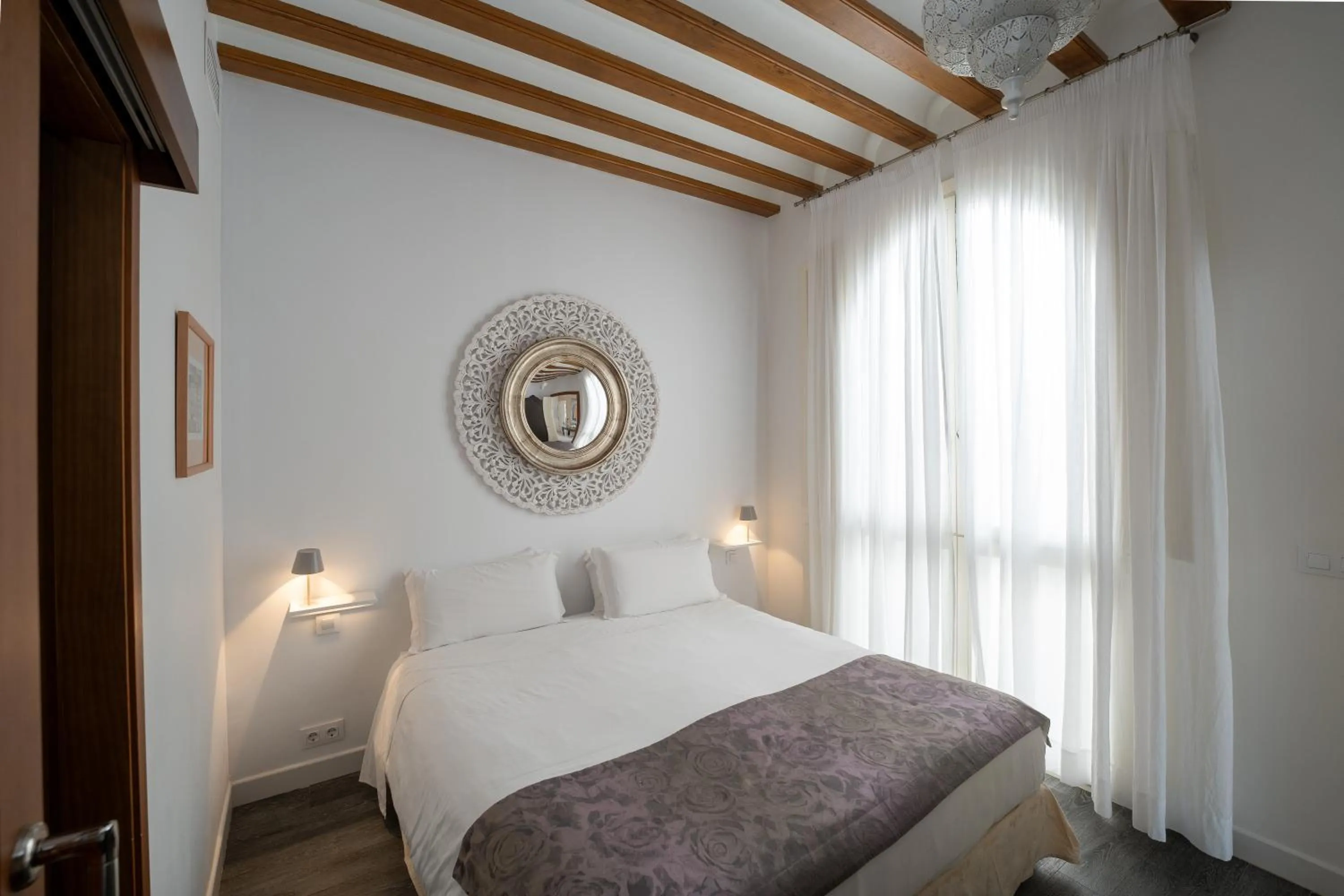 Bedroom, Bed in El Armador Casa Palacio by Luxury Suites Cádiz