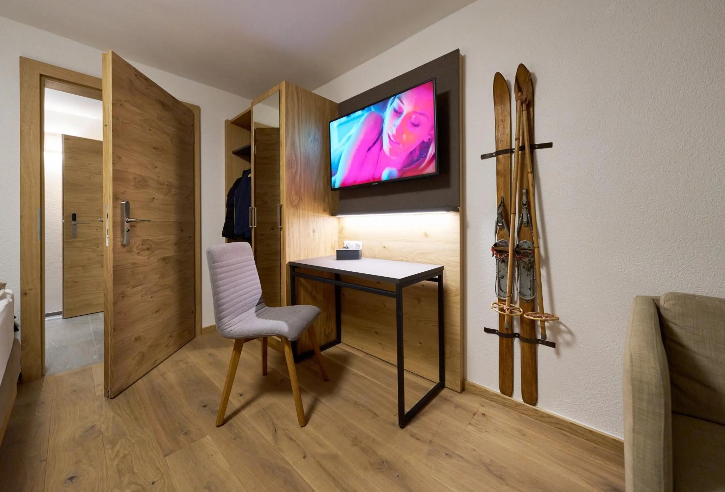 Photo of the whole room in Aparthotel Grischuna