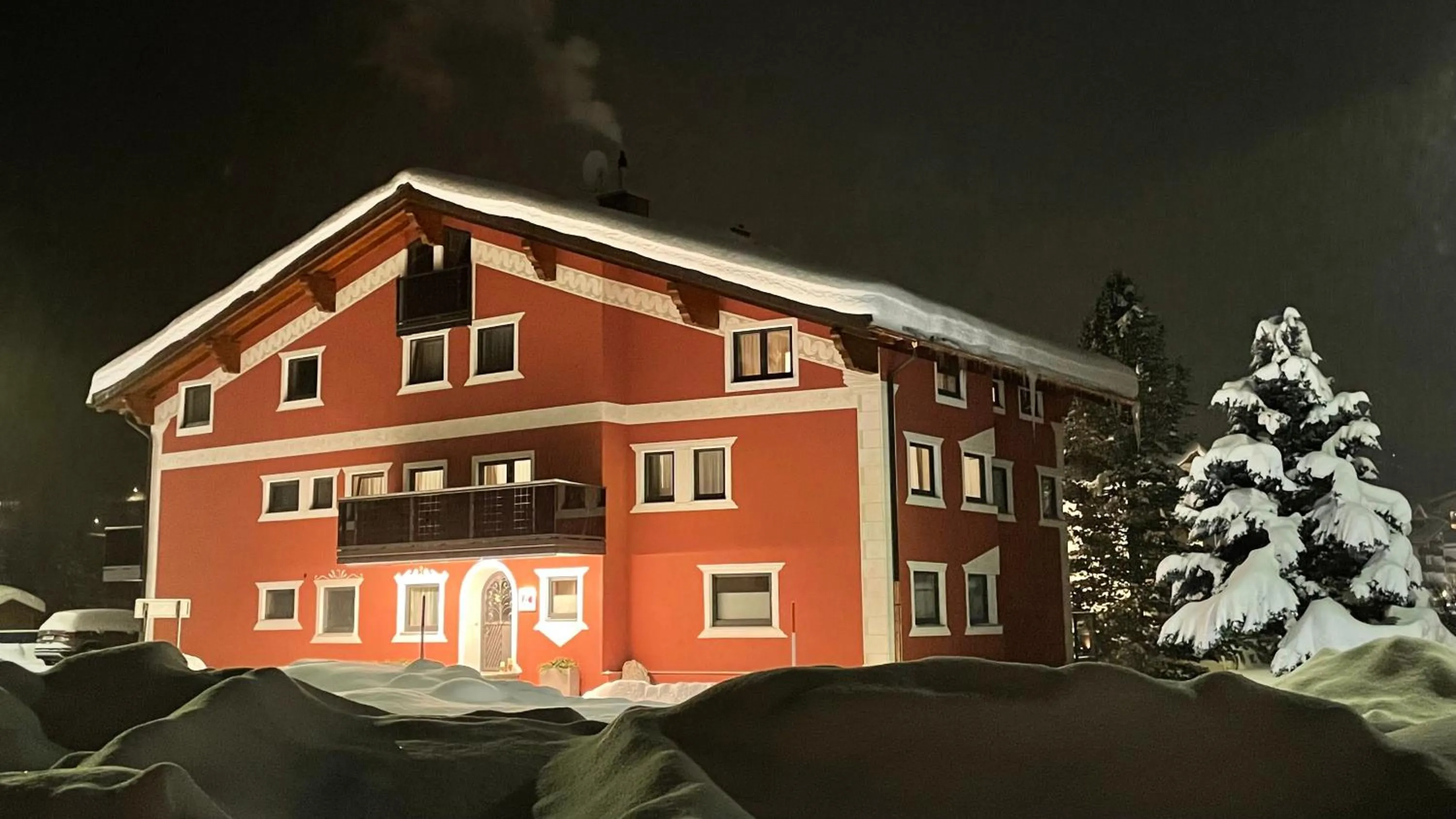 Property building in Aparthotel Grischuna