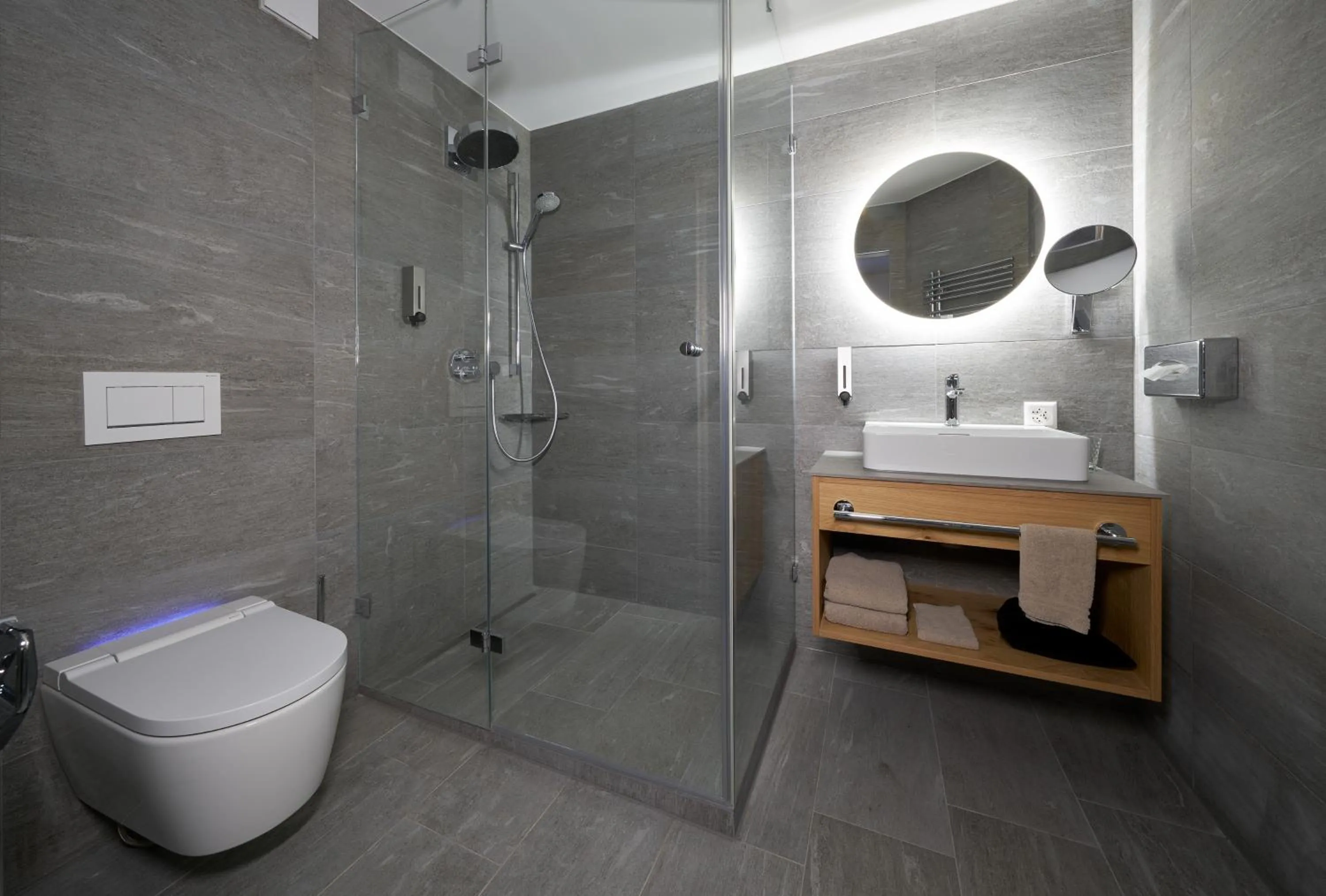 Shower in Aparthotel Grischuna