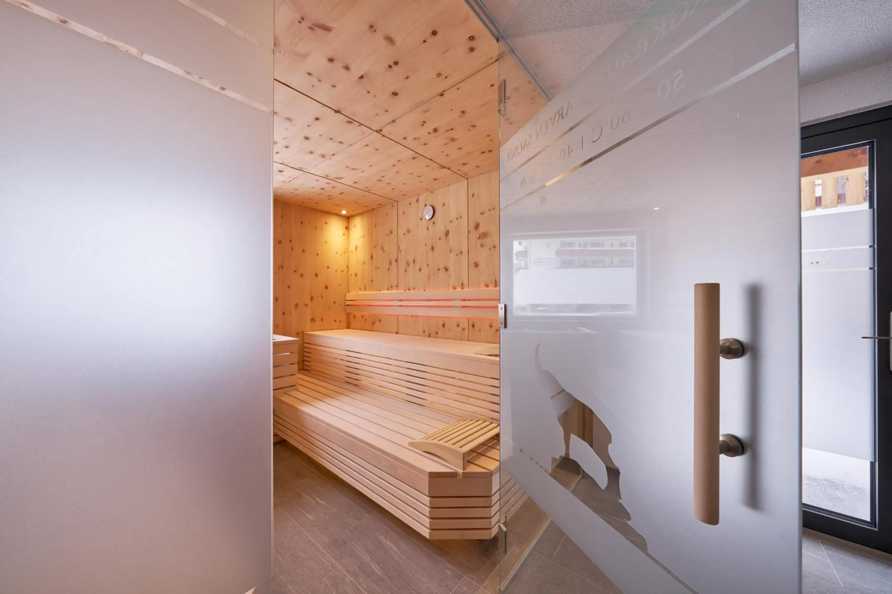 Sauna, Bed in Aparthotel Grischuna