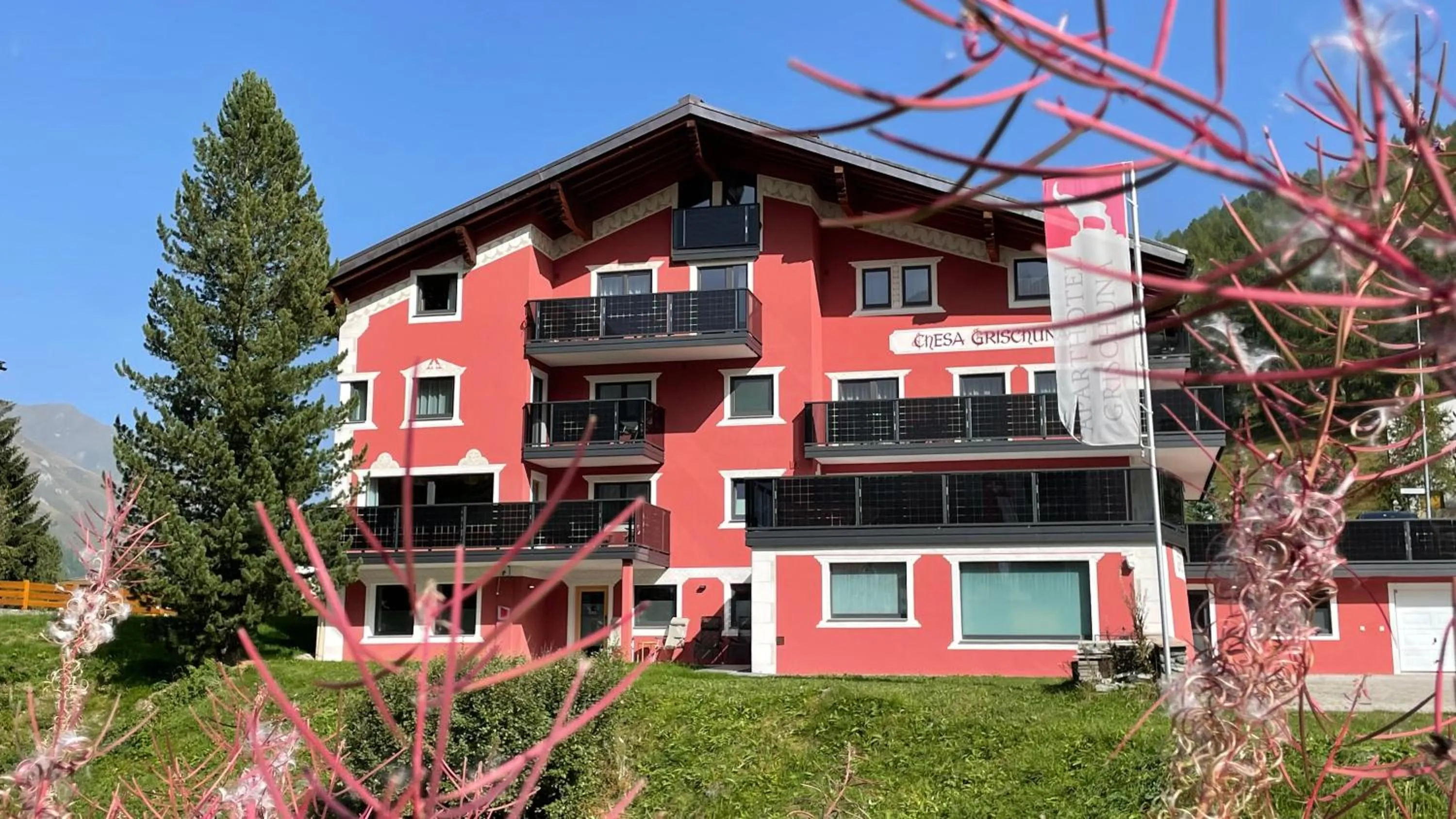 Property building in Aparthotel Grischuna
