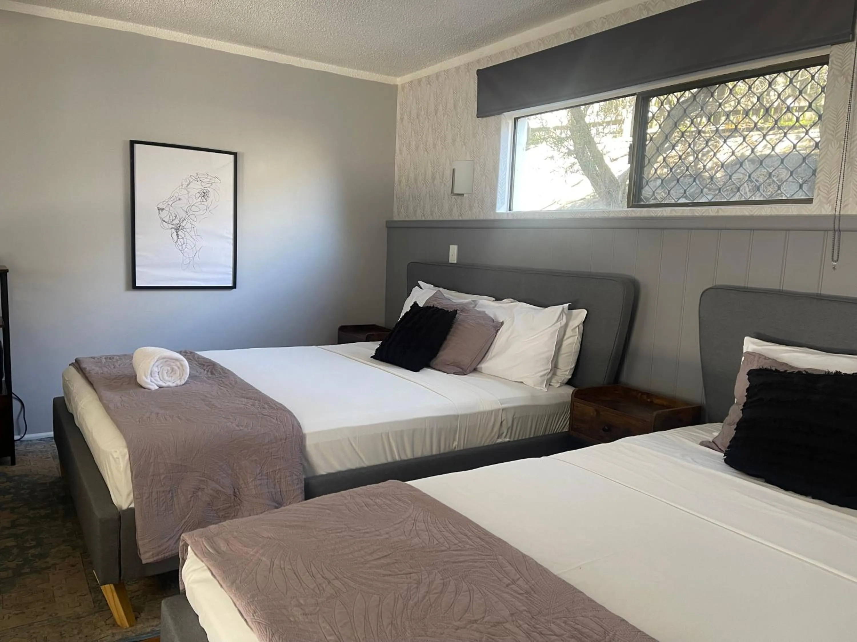 Bed in Glenlyon Lodge - Gladstone
