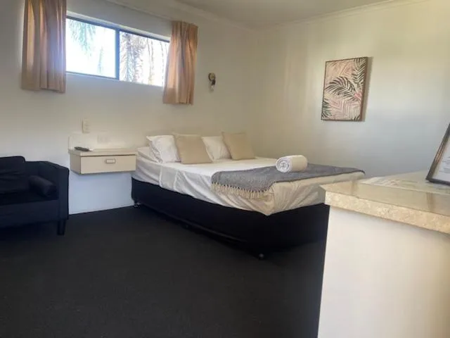 Bedroom, Bed in Glenlyon Lodge - Gladstone
