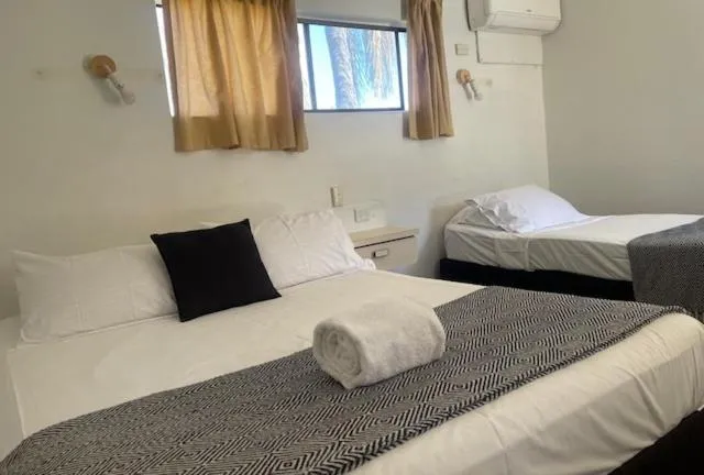 Bedroom, Bed in Glenlyon Lodge - Gladstone